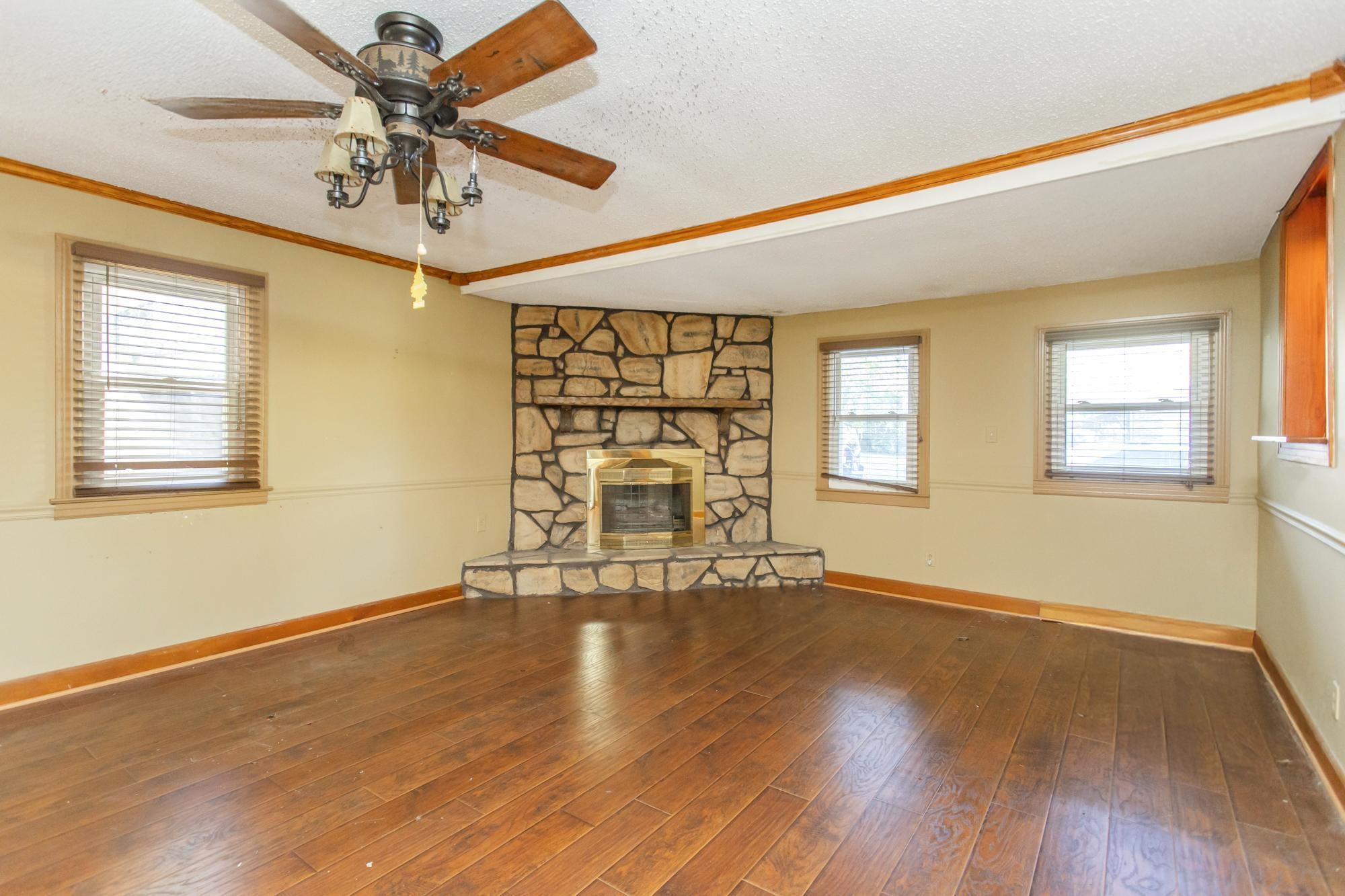 1700 Riverside Rd Property Photo 13