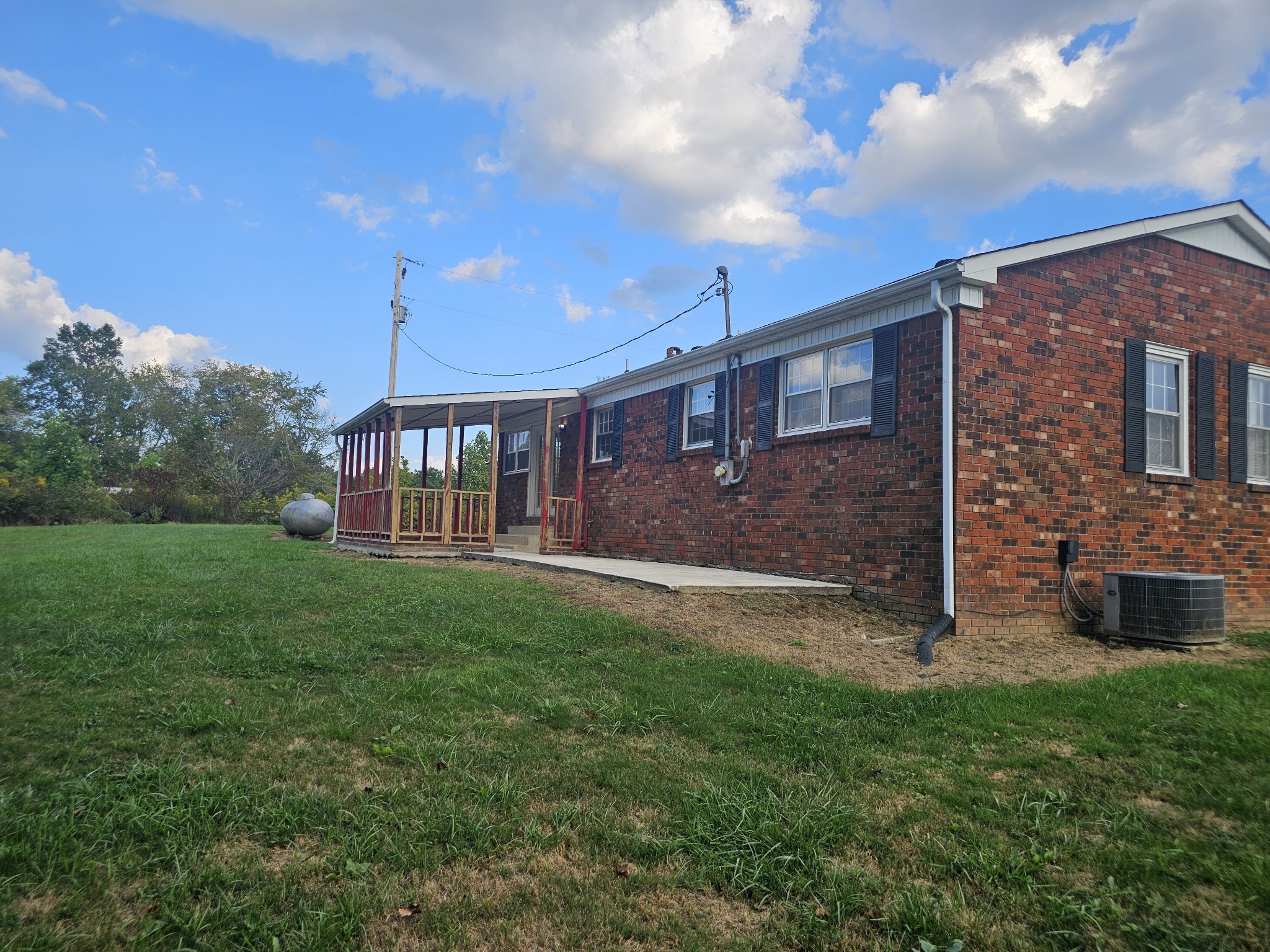 1077 Rock Ave Property Photo 5