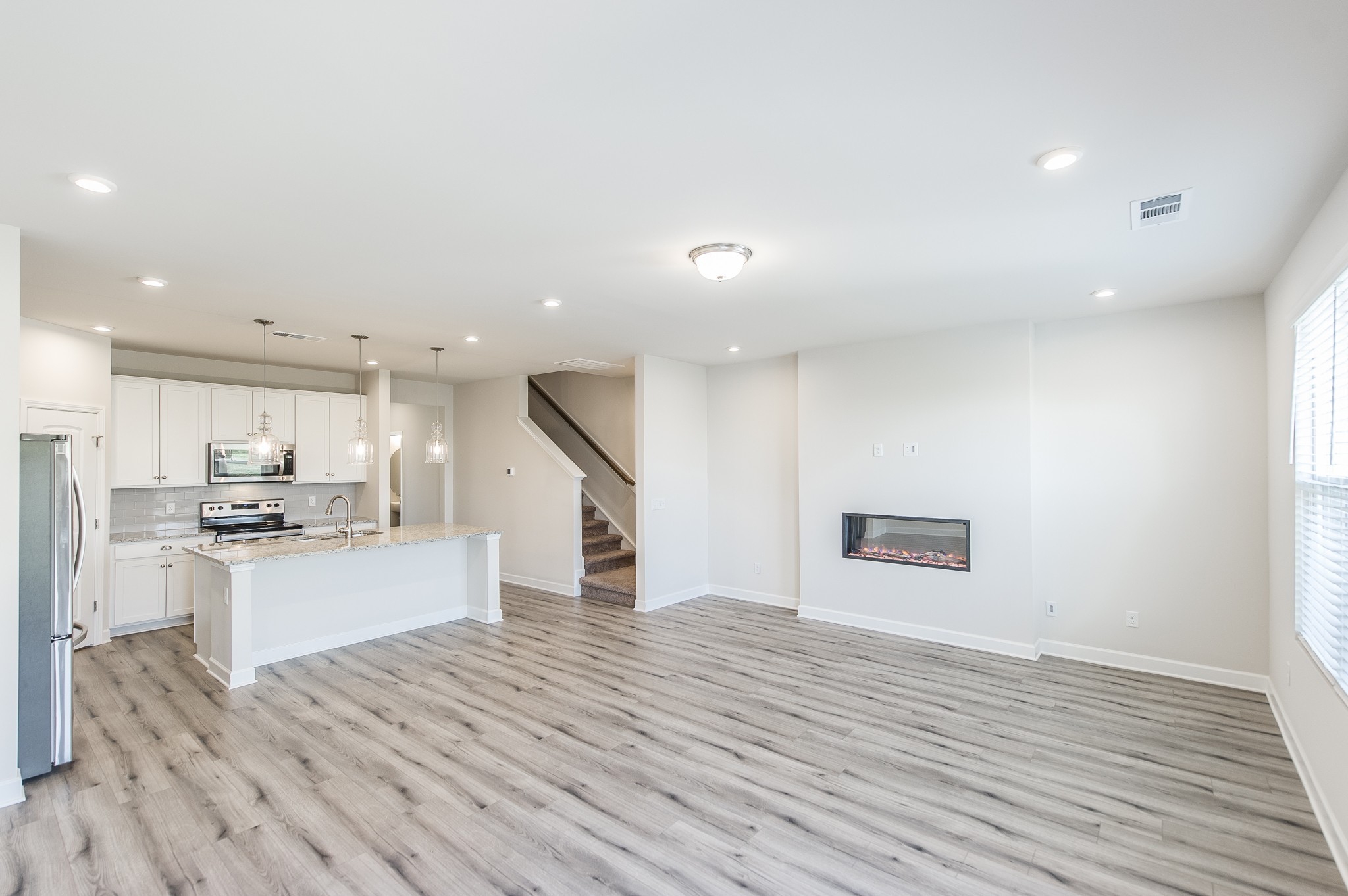 3044 Duvall Dr Property Photo 7