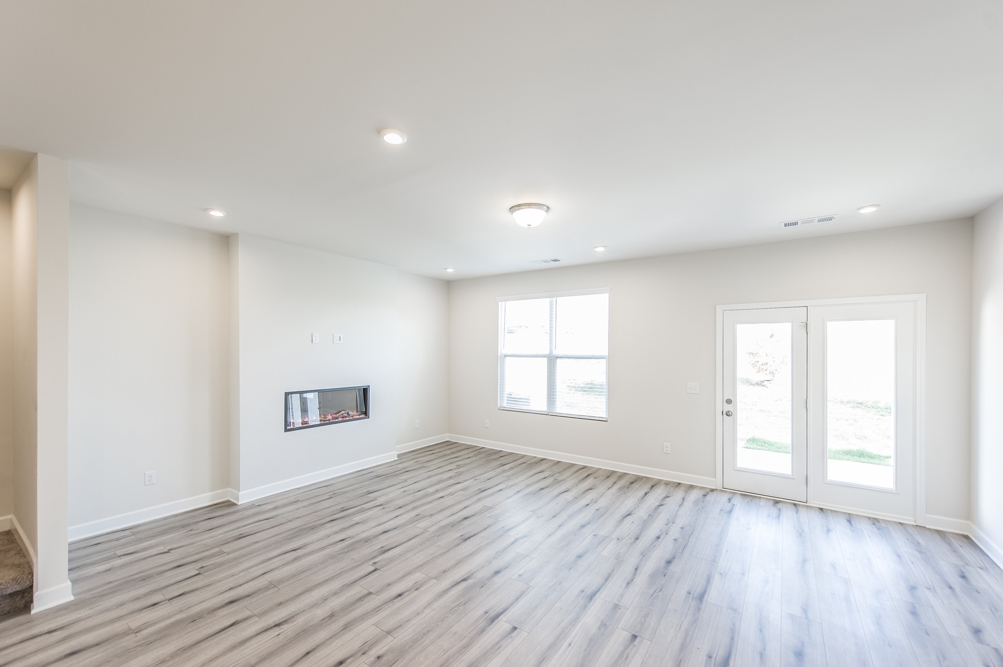 3044 Duvall Dr Property Photo 8