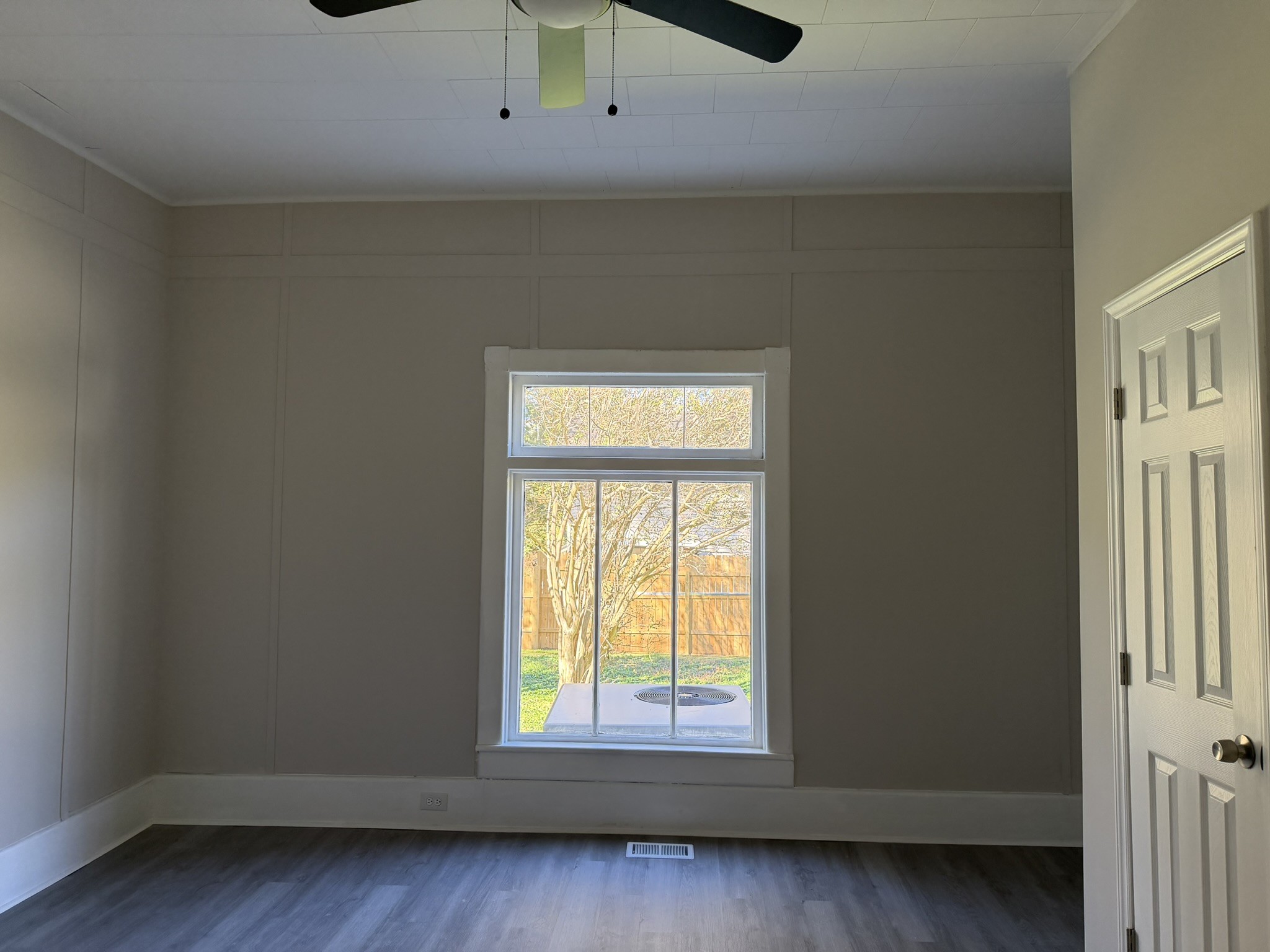 481 Elora Rd Property Photo 4