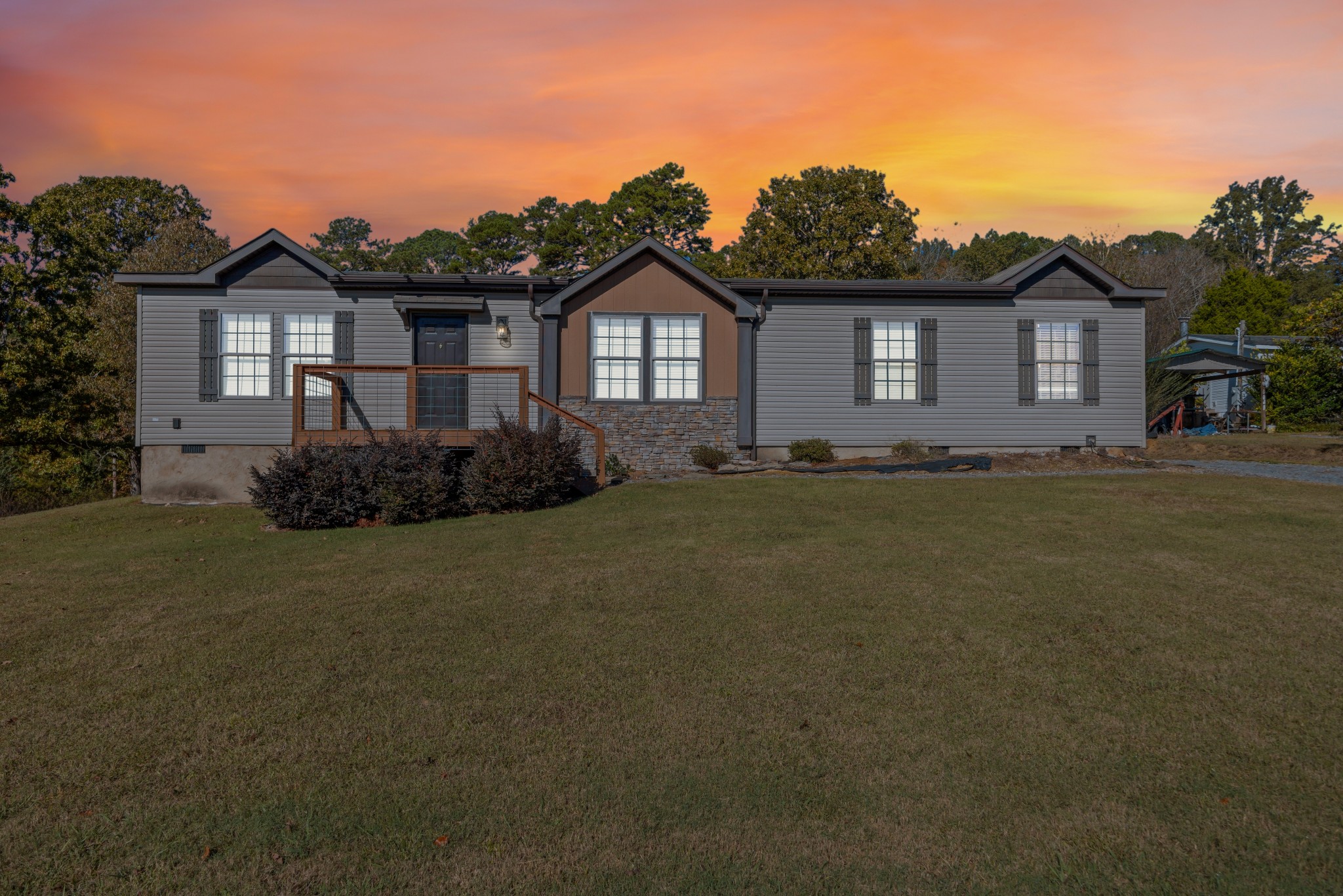 978 Bancroft Rd Property Photo 1