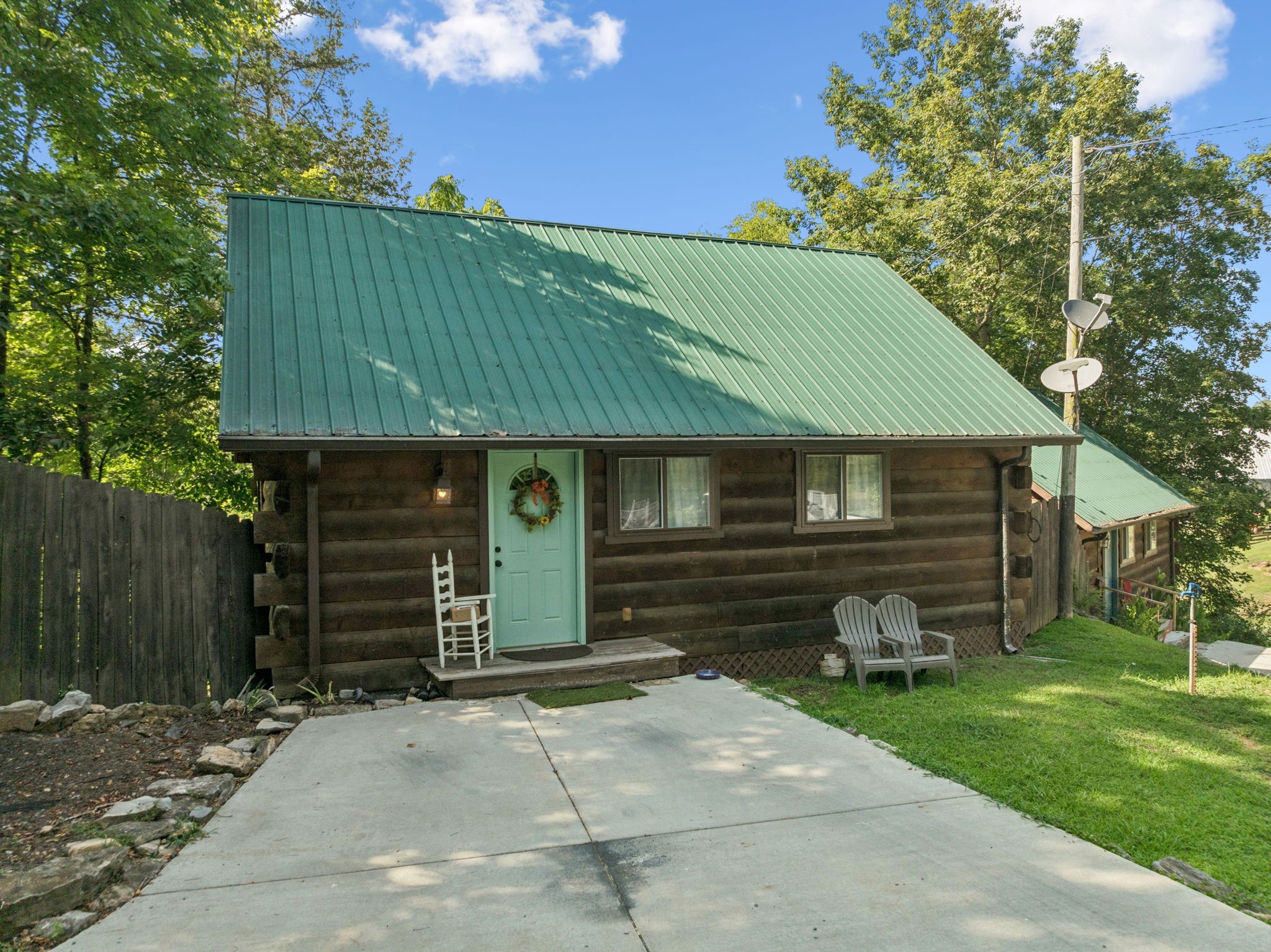 6823 Piney River Rd, N Property Photo 3