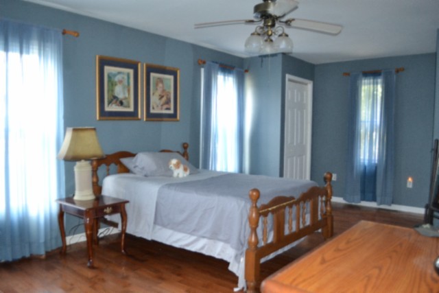 218 E Lake Ave Property Photo 6