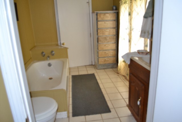 218 E Lake Ave Property Photo 15