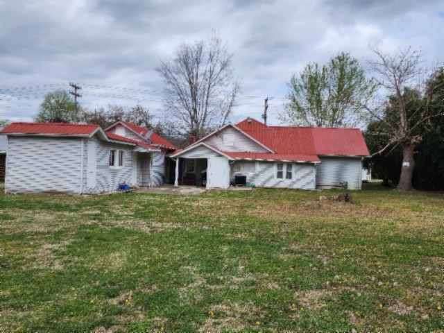 218 E Lake Ave Property Photo 33