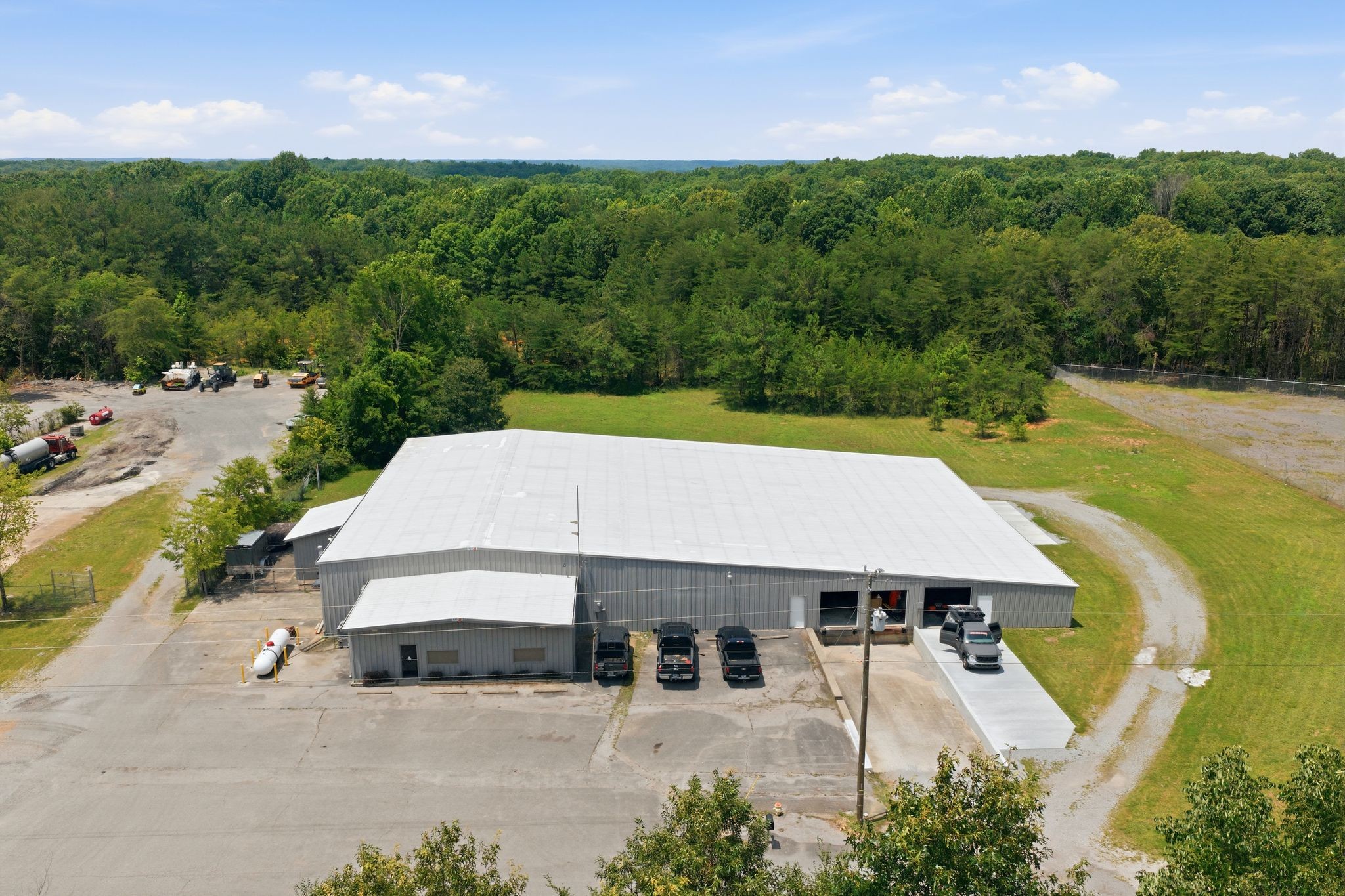 7612 Drag Strip Rd Property Photo 3
