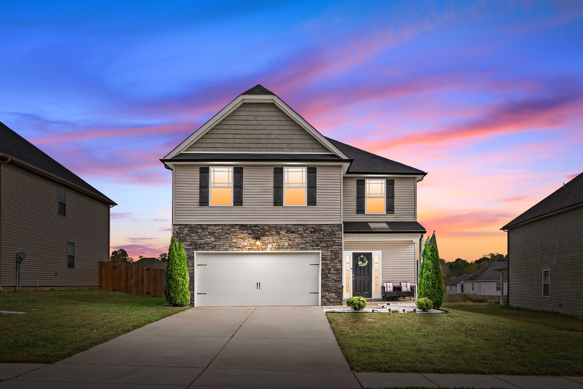 1077 Black Oak Circle Property Photo 1