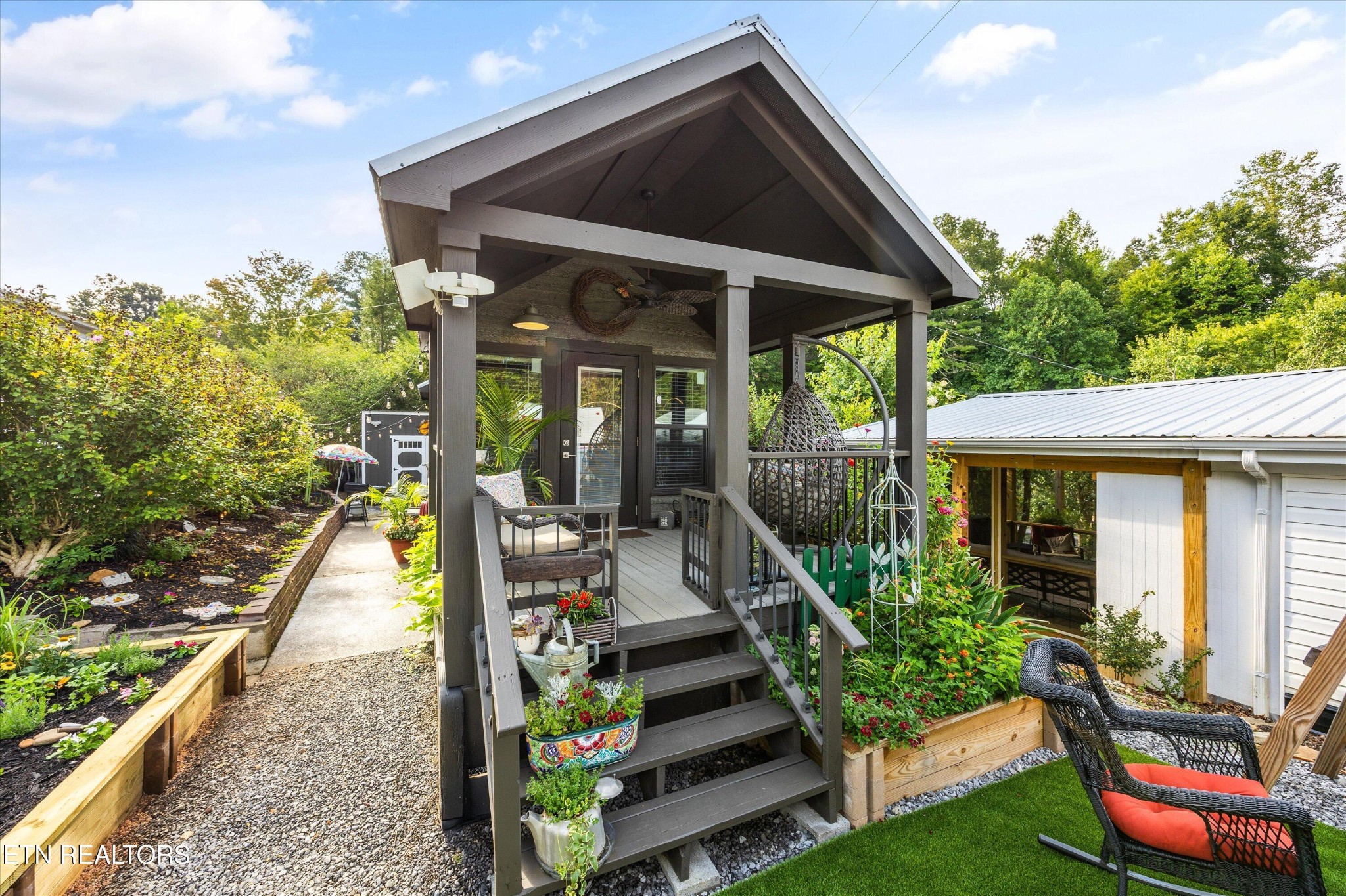 610 Whistling Swan St Property Photo 1