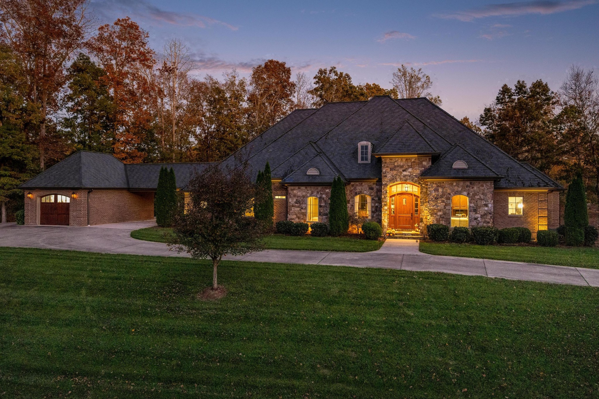 170 Litchfield Lane, Nw Property Photo 1