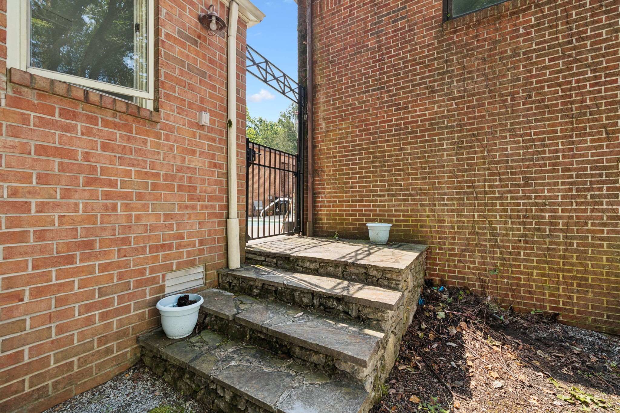 1030 Waller Rd Property Photo 13