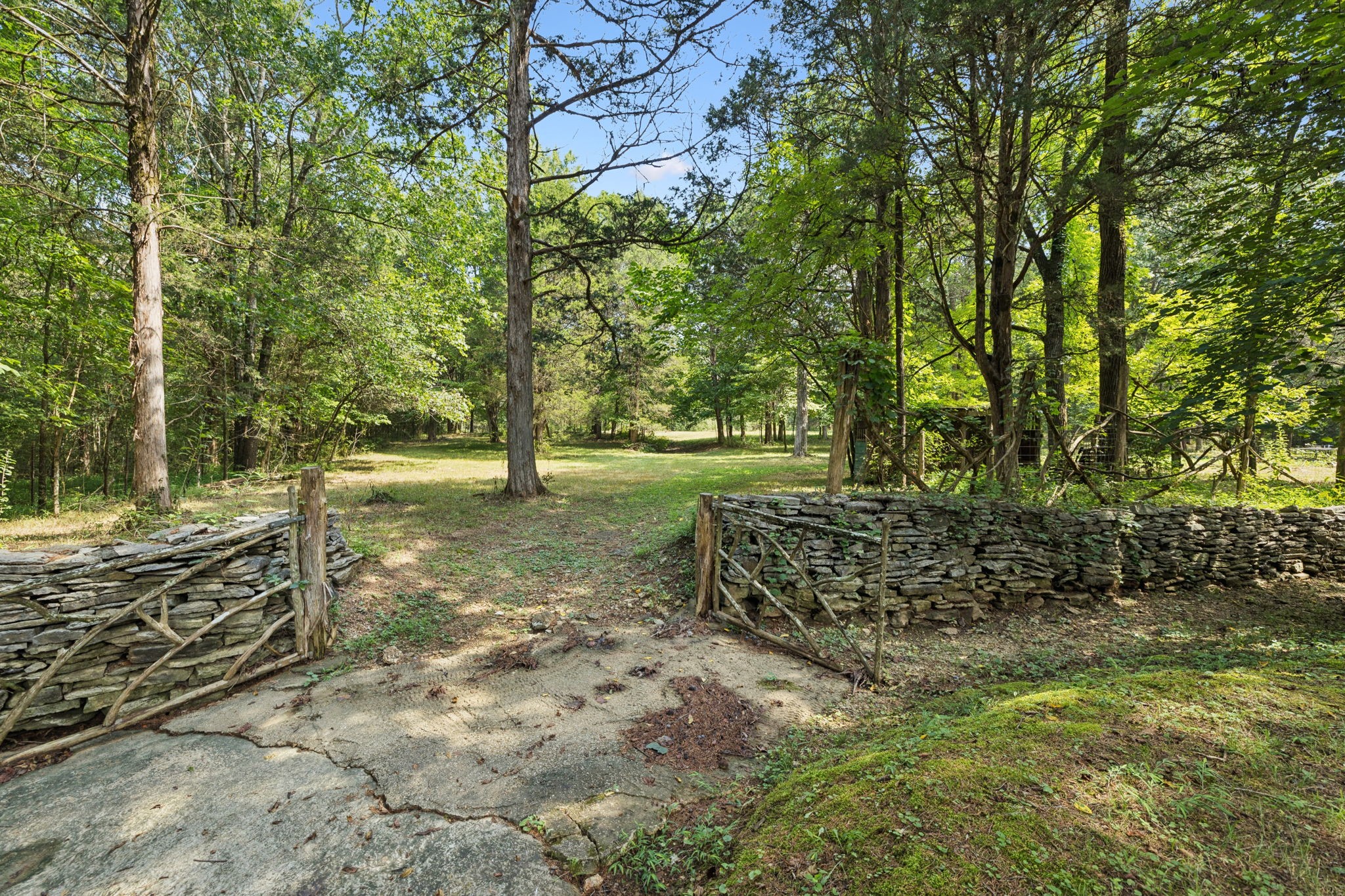 1030 Waller Rd Property Photo 16