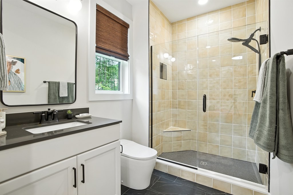 388 Reddenwood Rd Property Photo 6