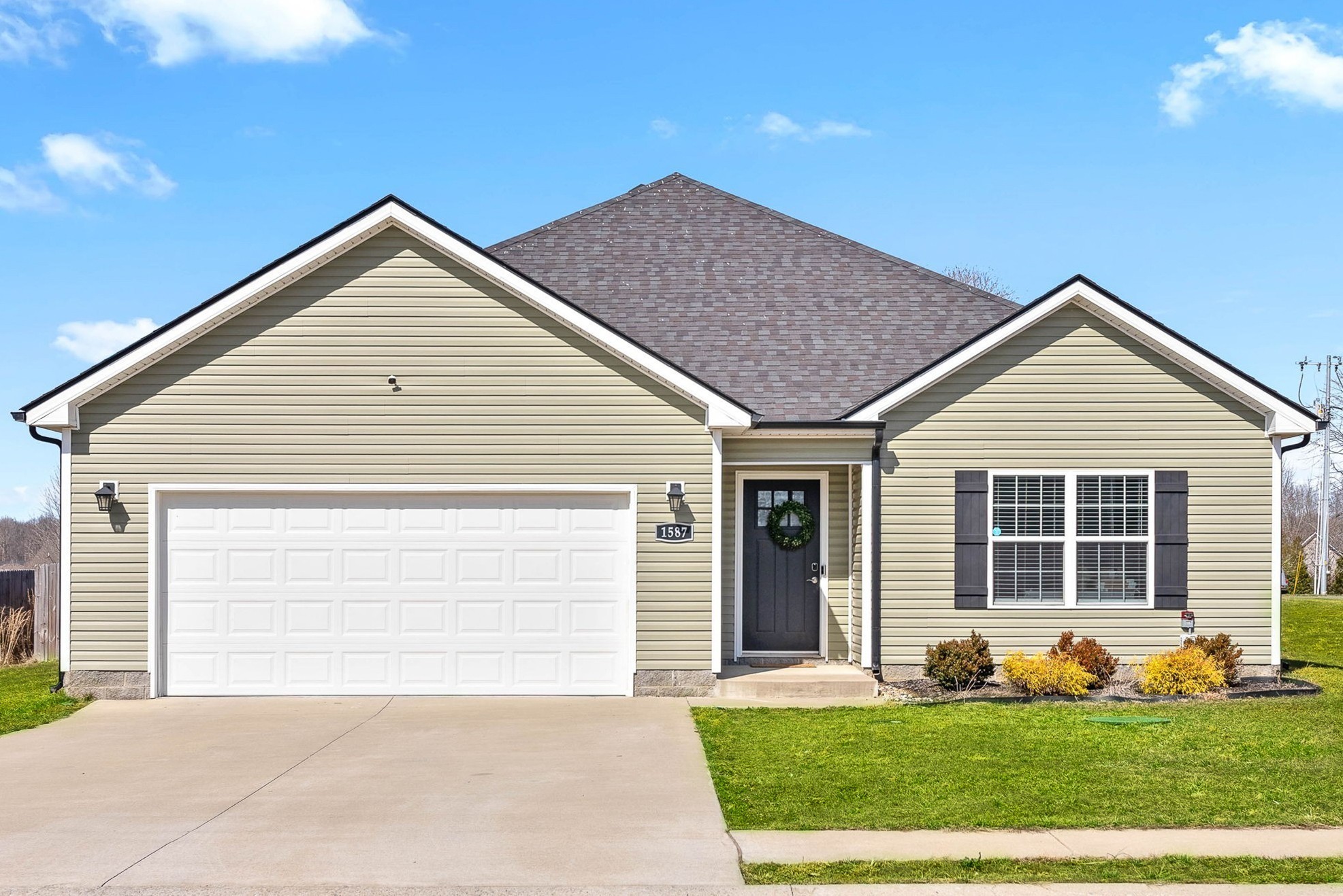 1587 Variance Dr Property Photo 1