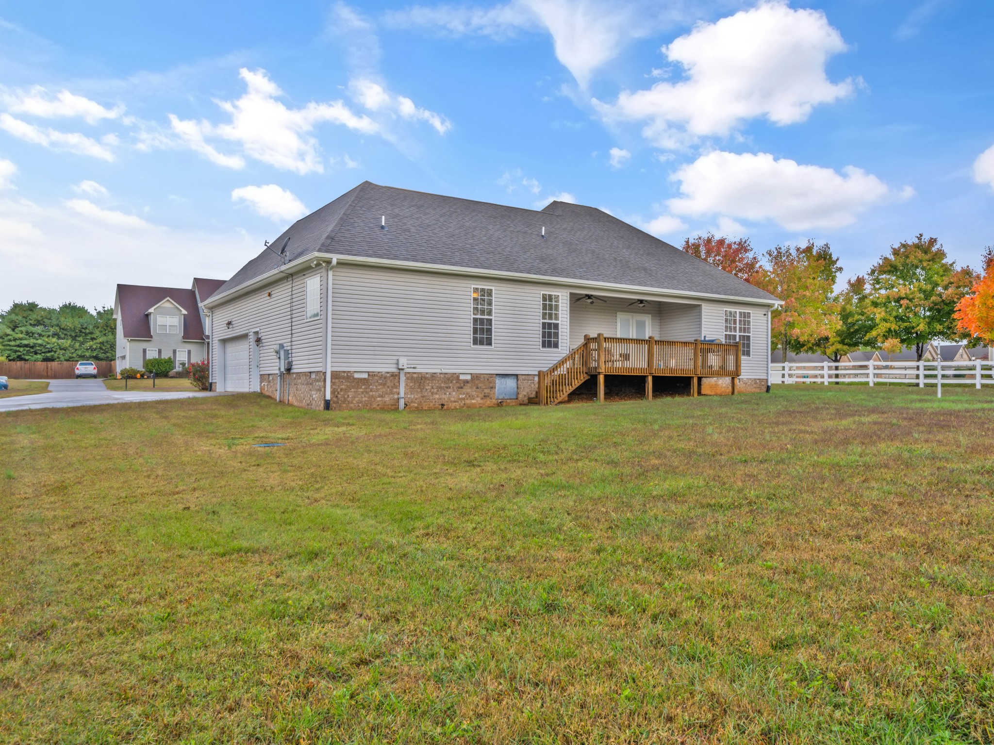 1440 Leaf Ln Property Photo 8