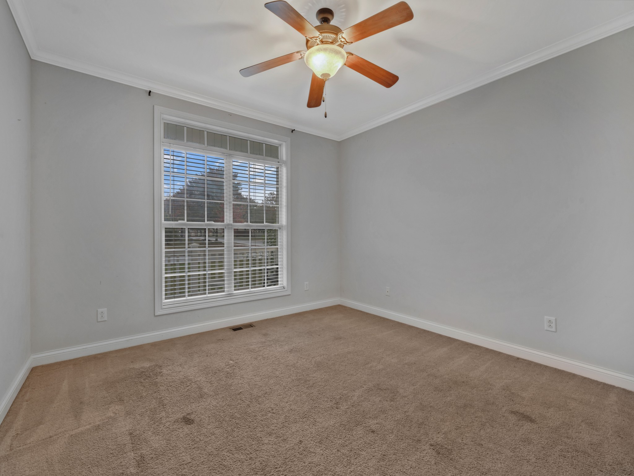 1440 Leaf Ln Property Photo 10