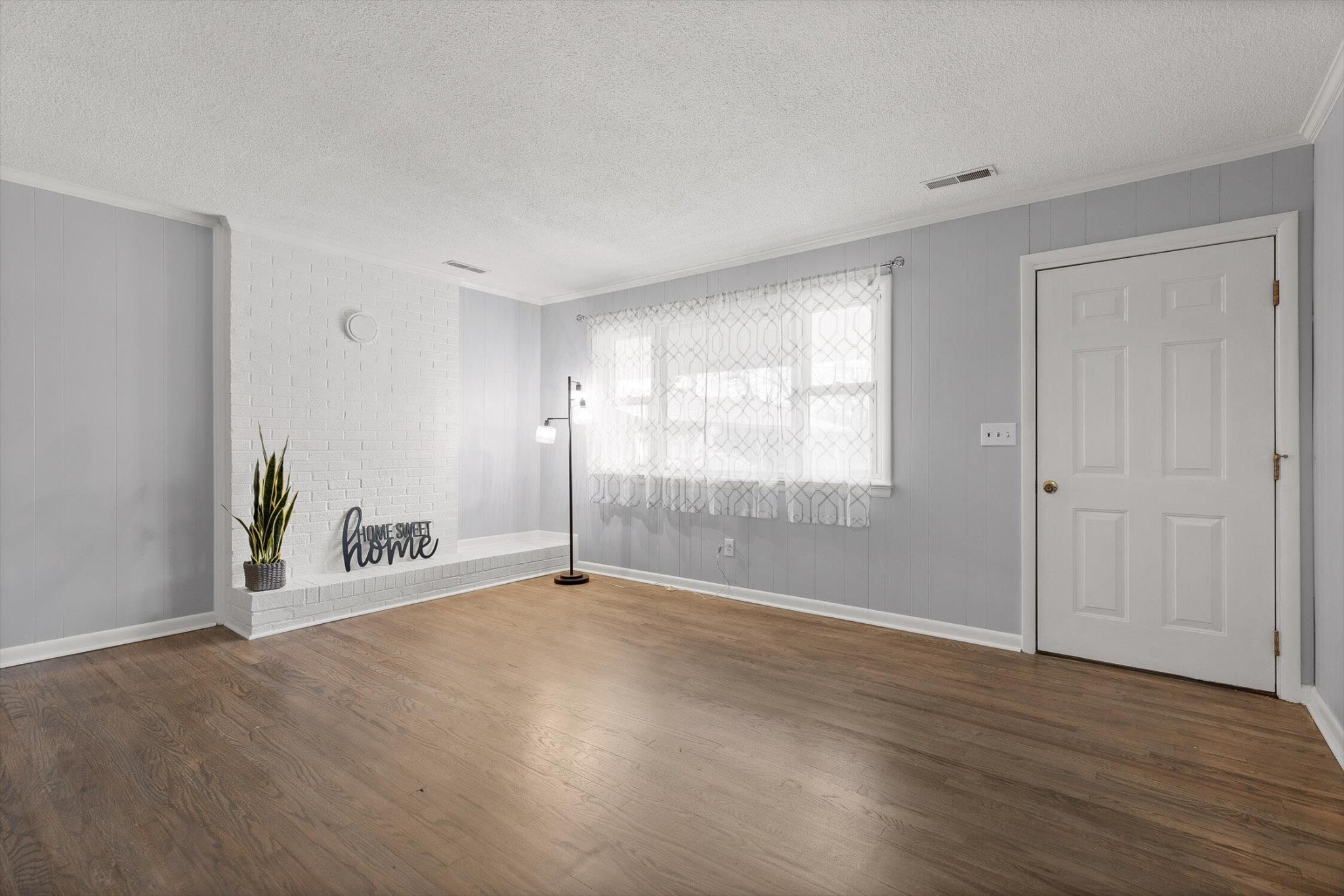 599 Steele Road Property Photo 2