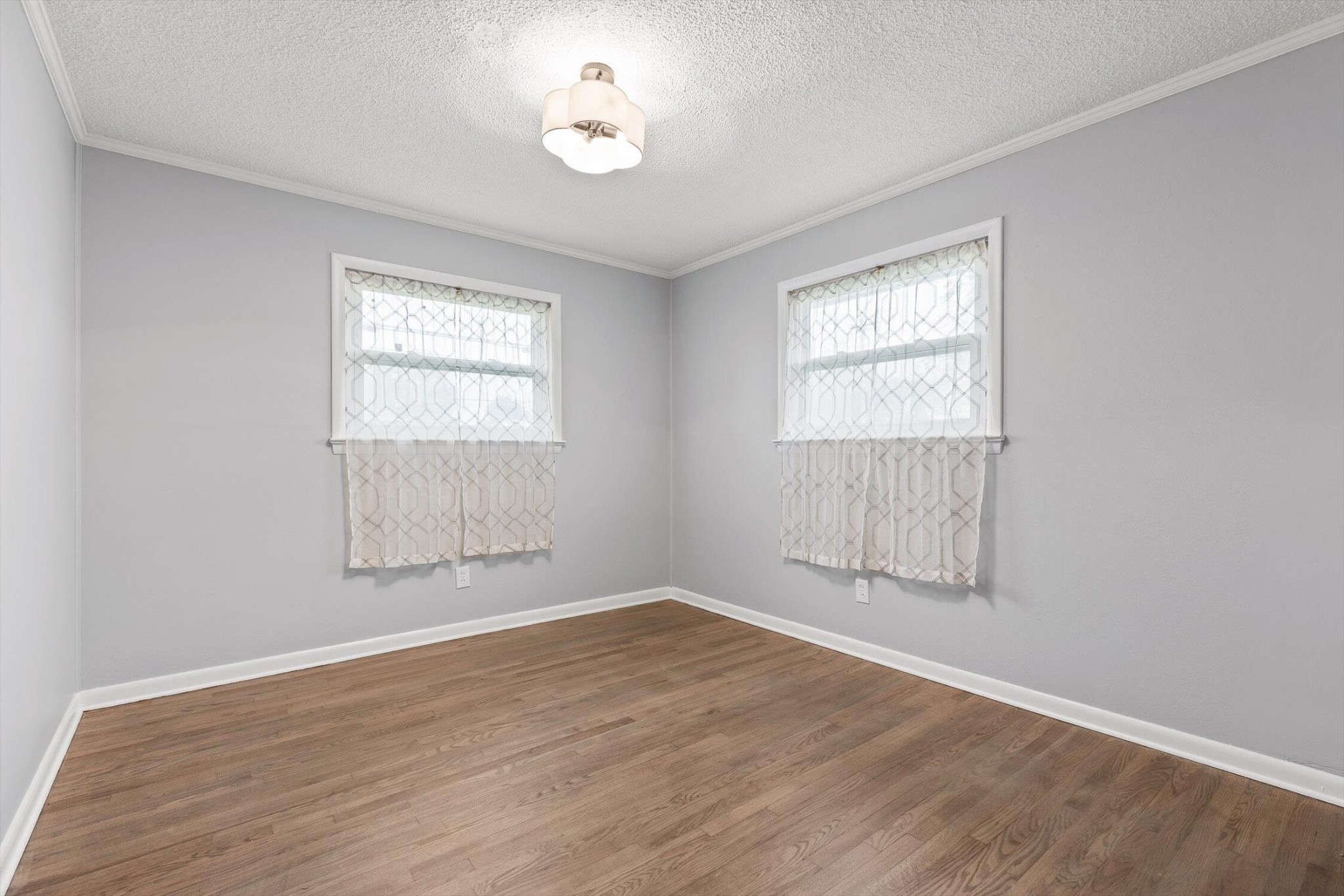 599 Steele Road Property Photo 4