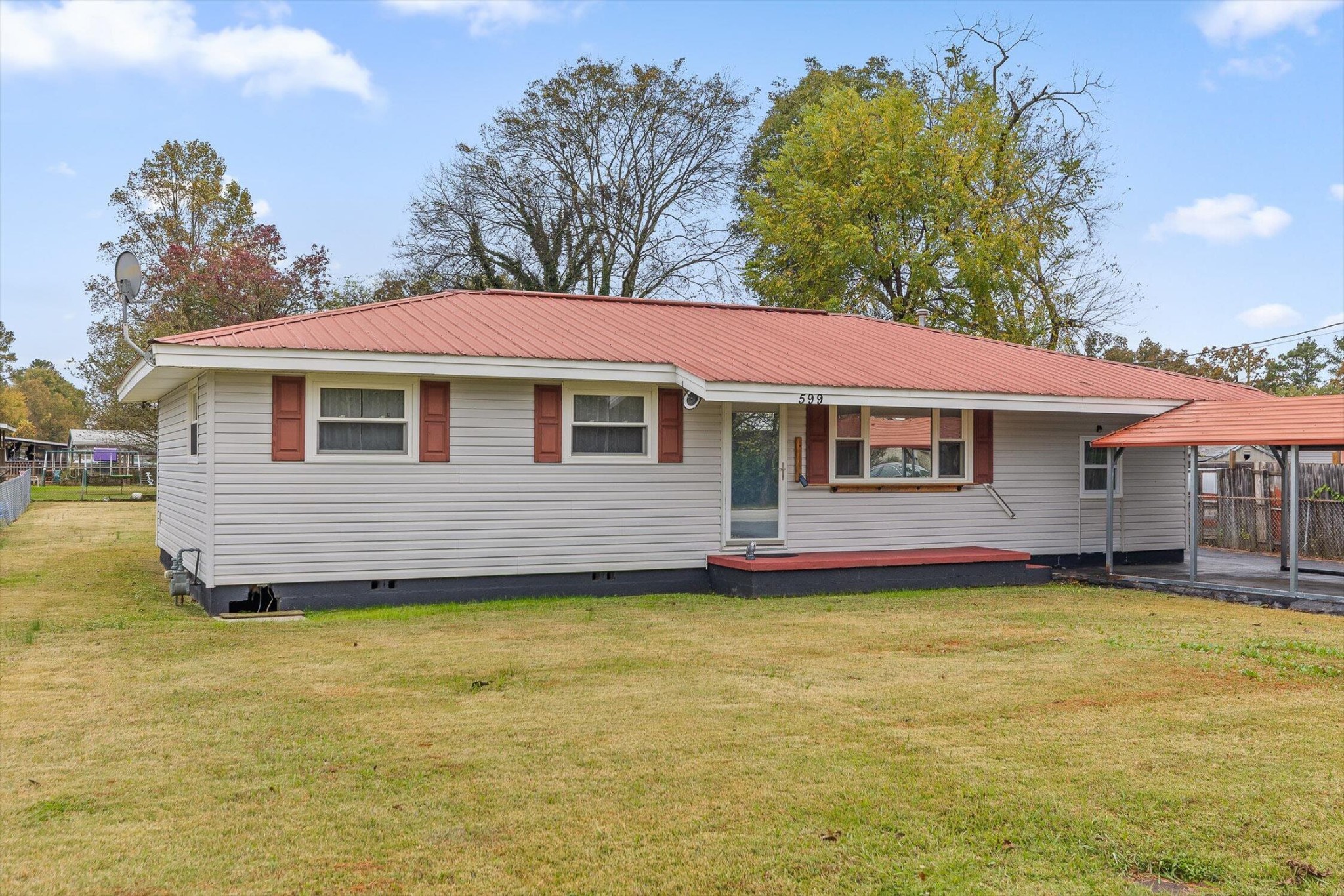 599 Steele Road Property Photo 6