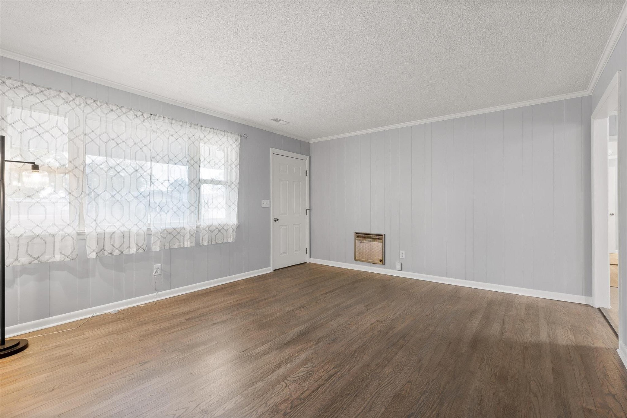 599 Steele Road Property Photo 8