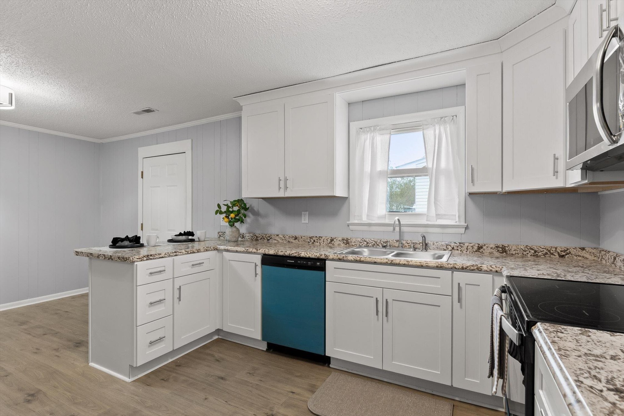 599 Steele Road Property Photo 12