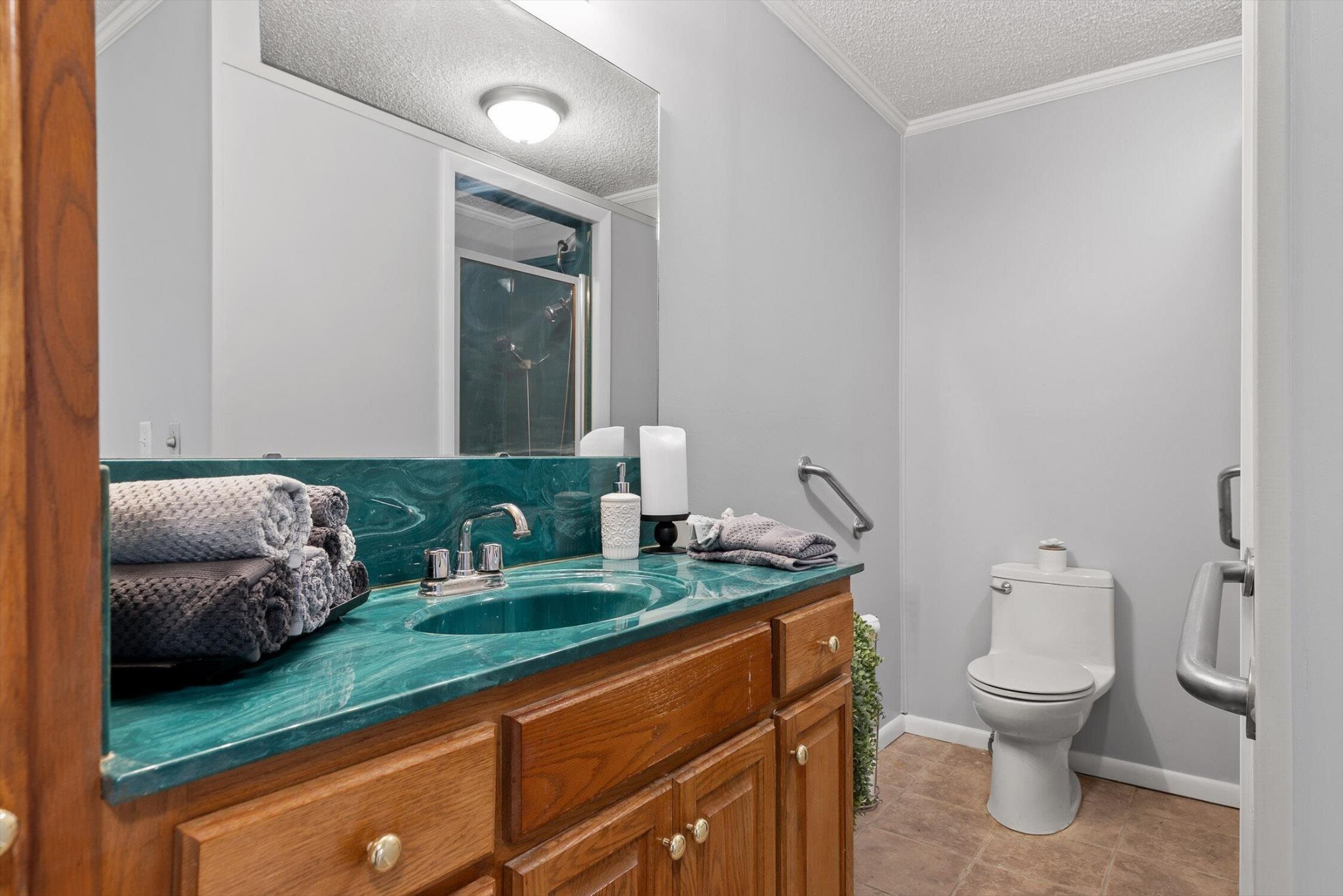 599 Steele Road Property Photo 15