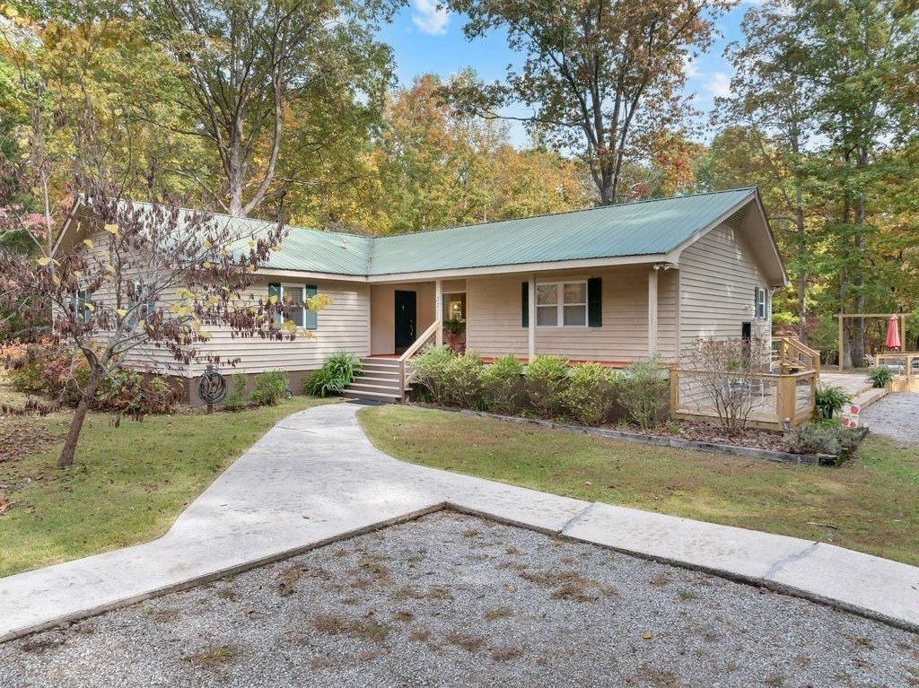 3711 Jump Off Rd Property Photo 1