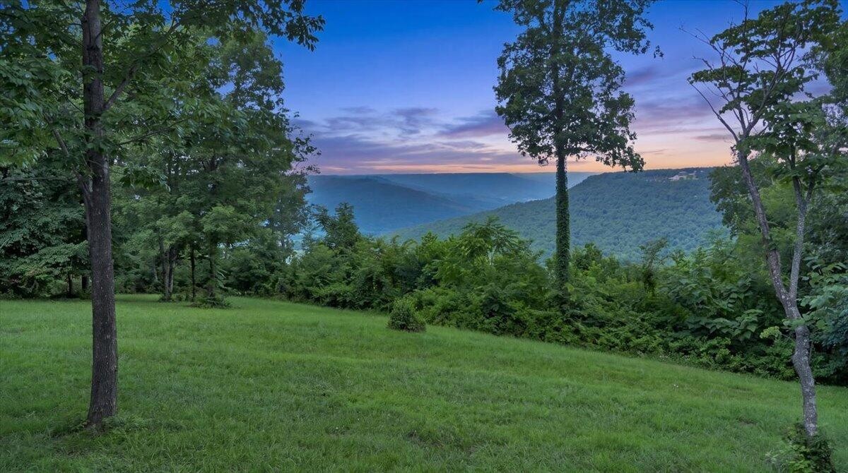 725 Sunset Circle Property Photo 5