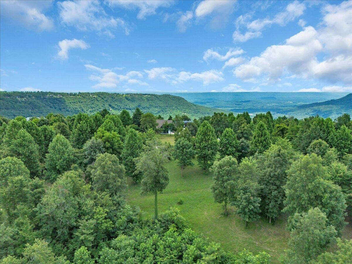 725 Sunset Circle Property Photo 6