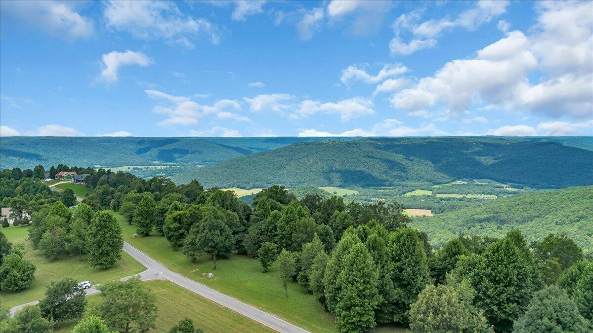 725 Sunset Circle Property Photo 9