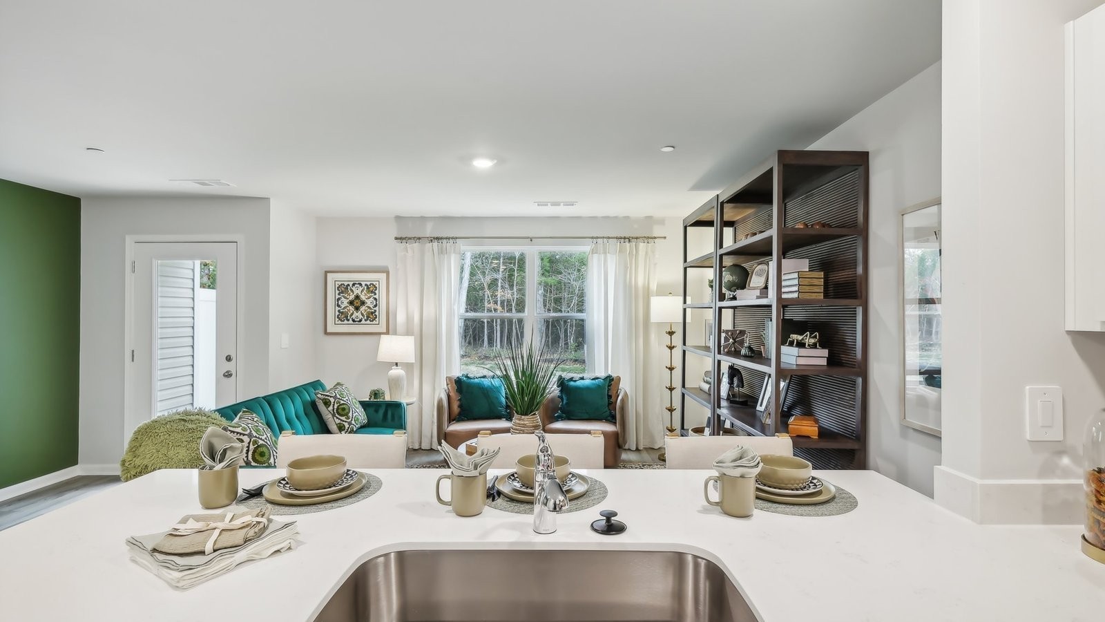 1462 Lexington Way Property Photo 1