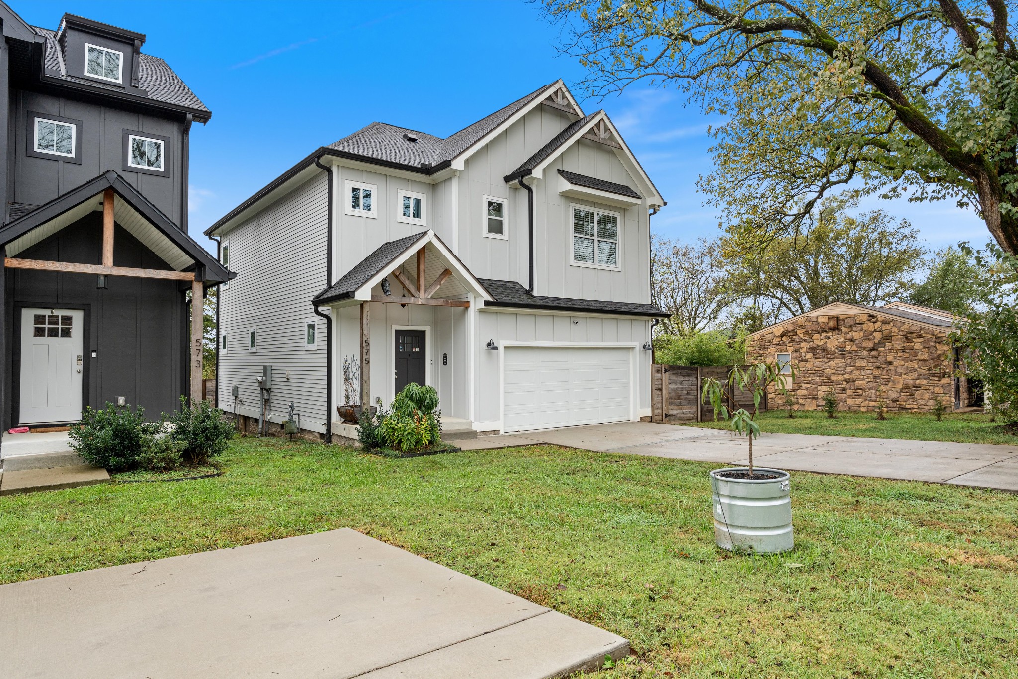 575 Green Ln Property Photo 1