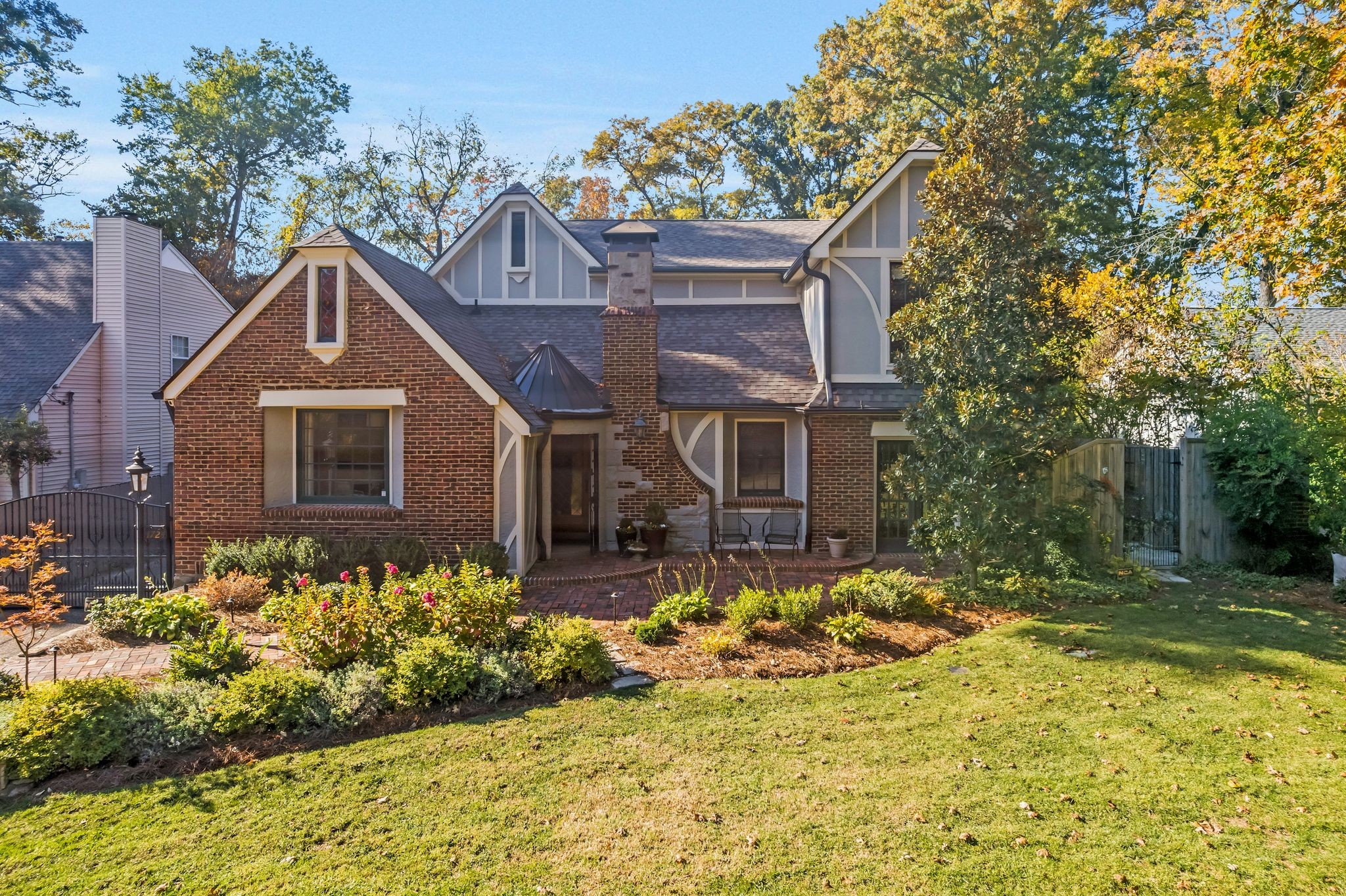 1724 Green Hills Dr Property Photo 1