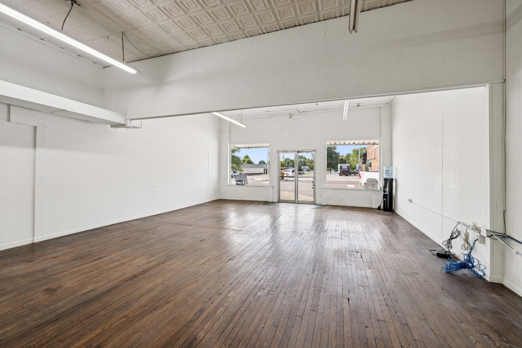 37 E Main St Property Photo 10
