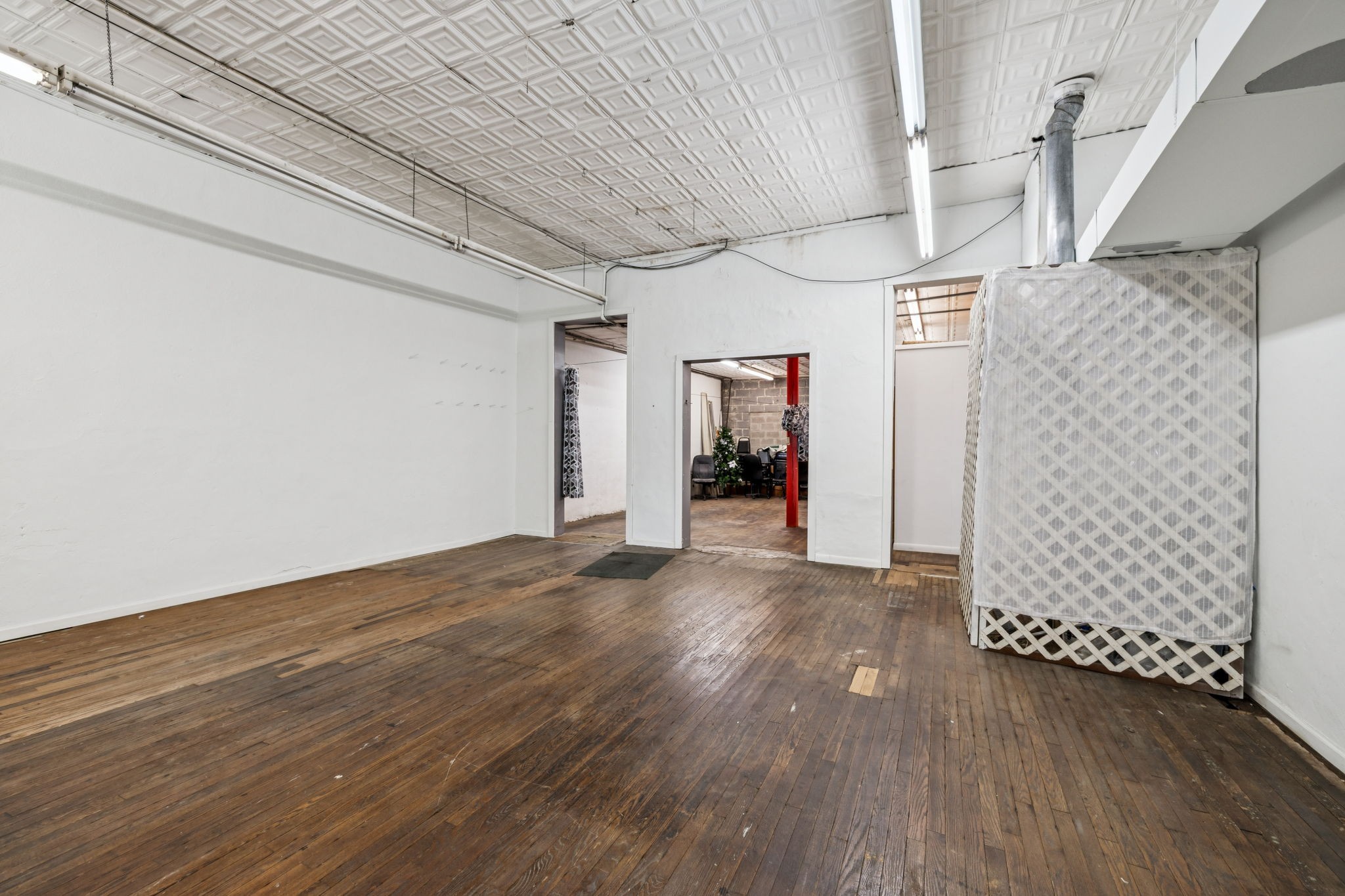 37 E Main St Property Photo 19
