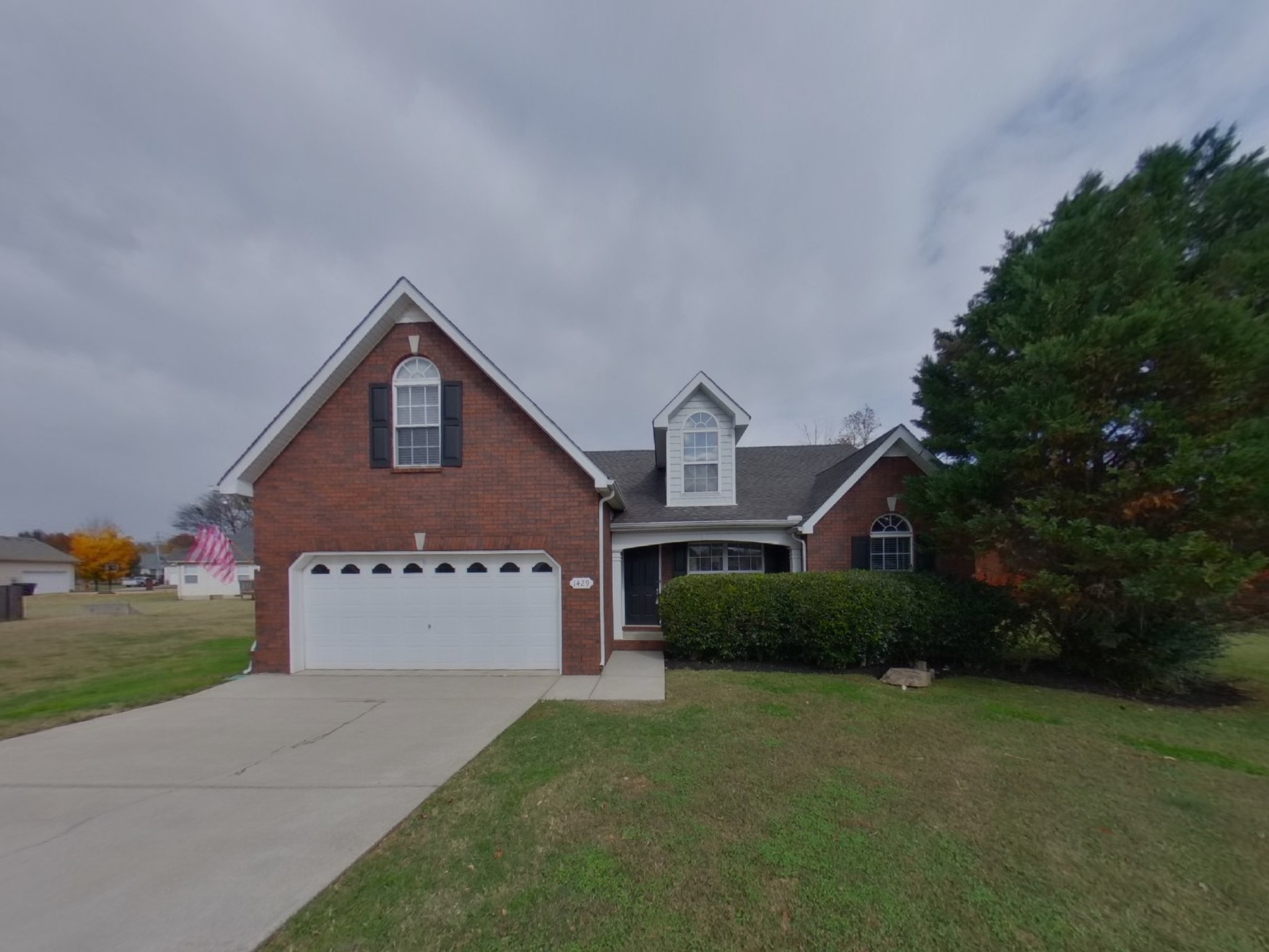 1429 Factors Walk Property Photo 1