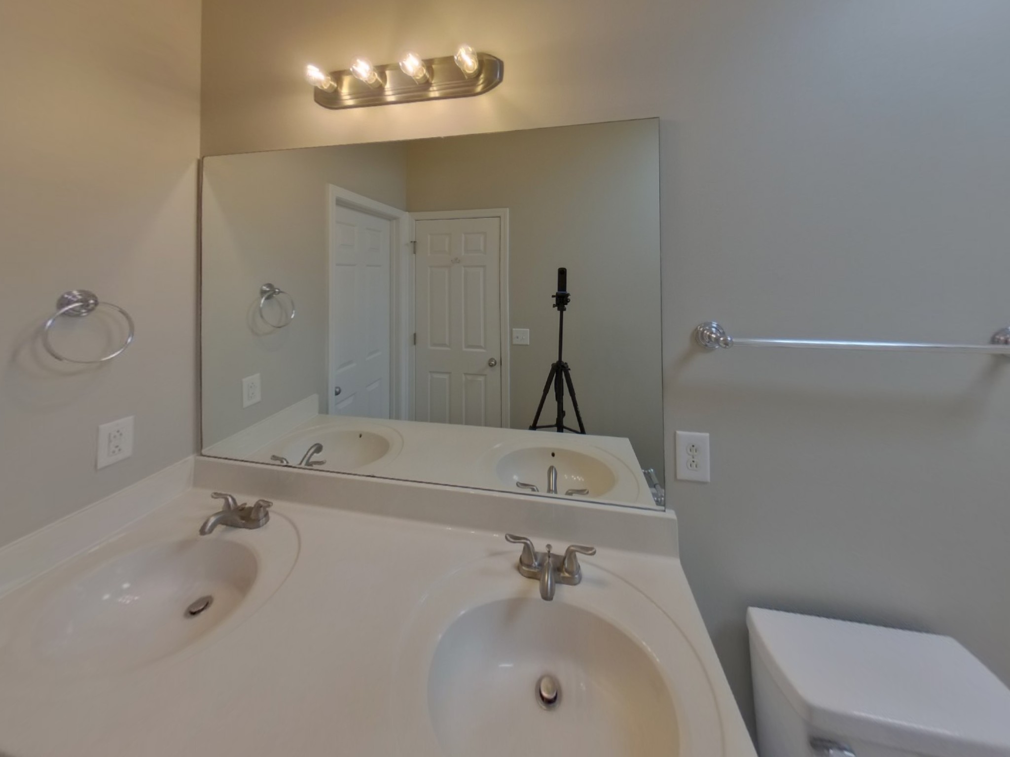 1429 Factors Walk Property Photo 8