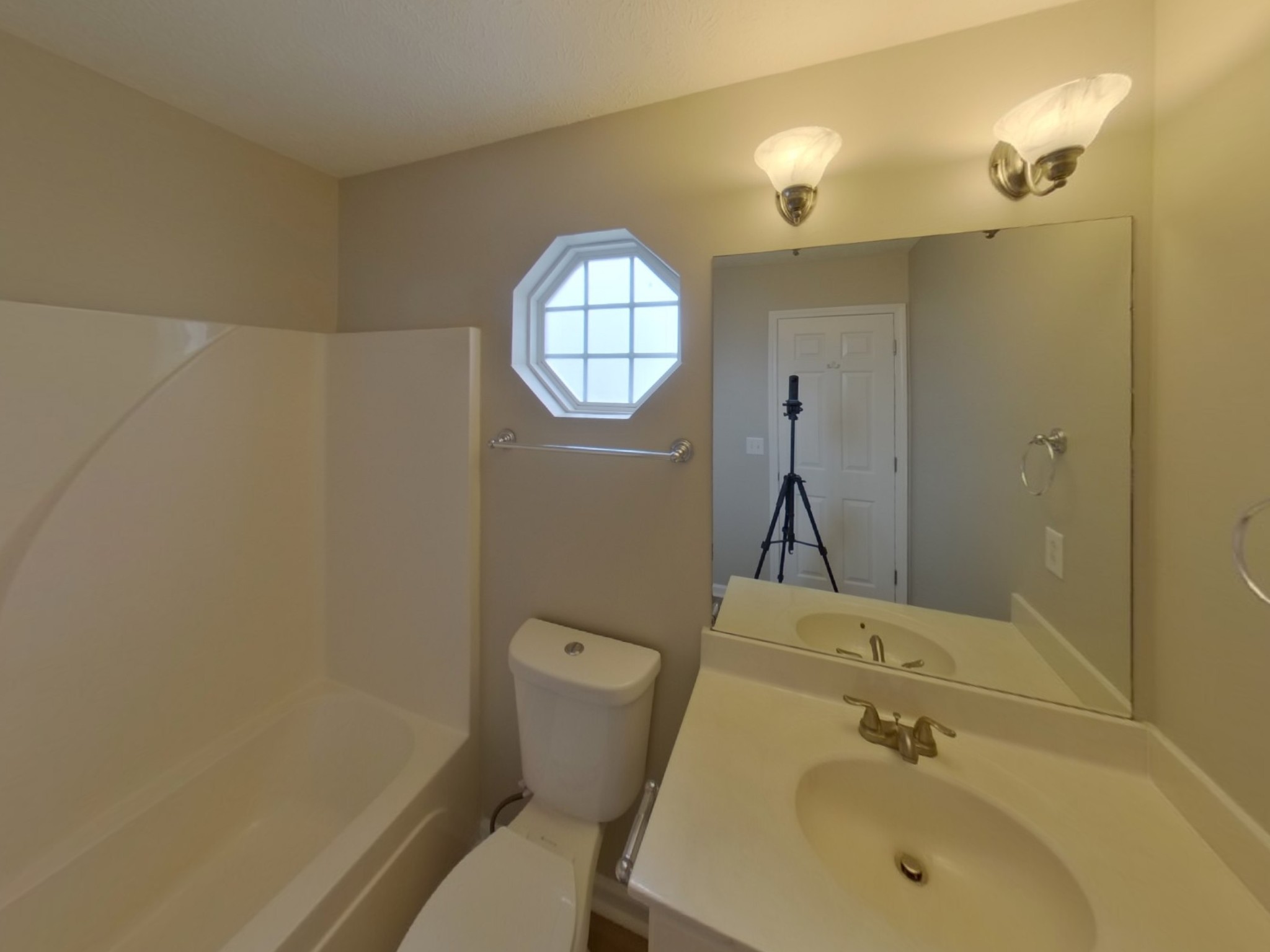 1429 Factors Walk Property Photo 14