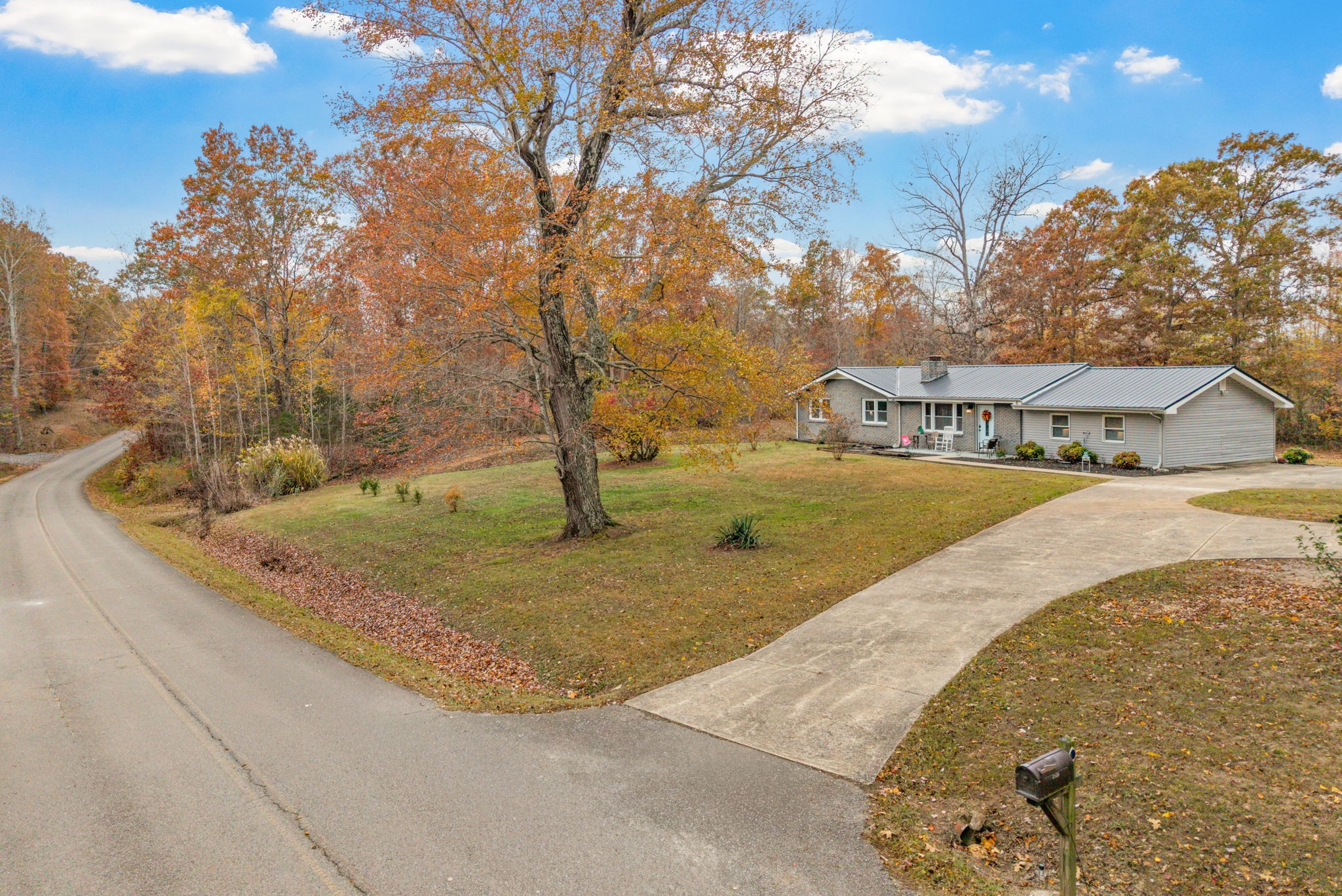 2126 Foster Rd Property Photo 3