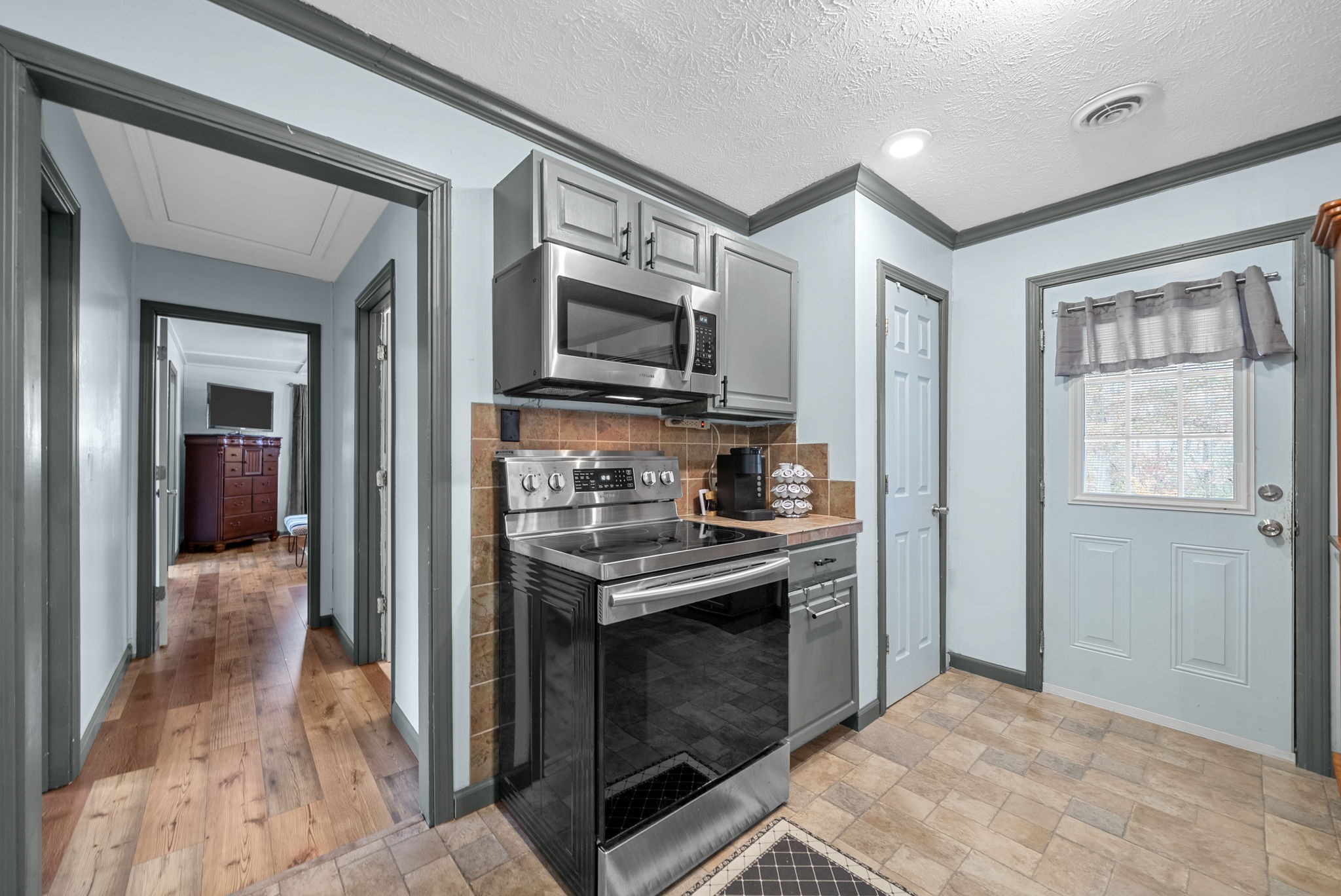 2126 Foster Rd Property Photo 16