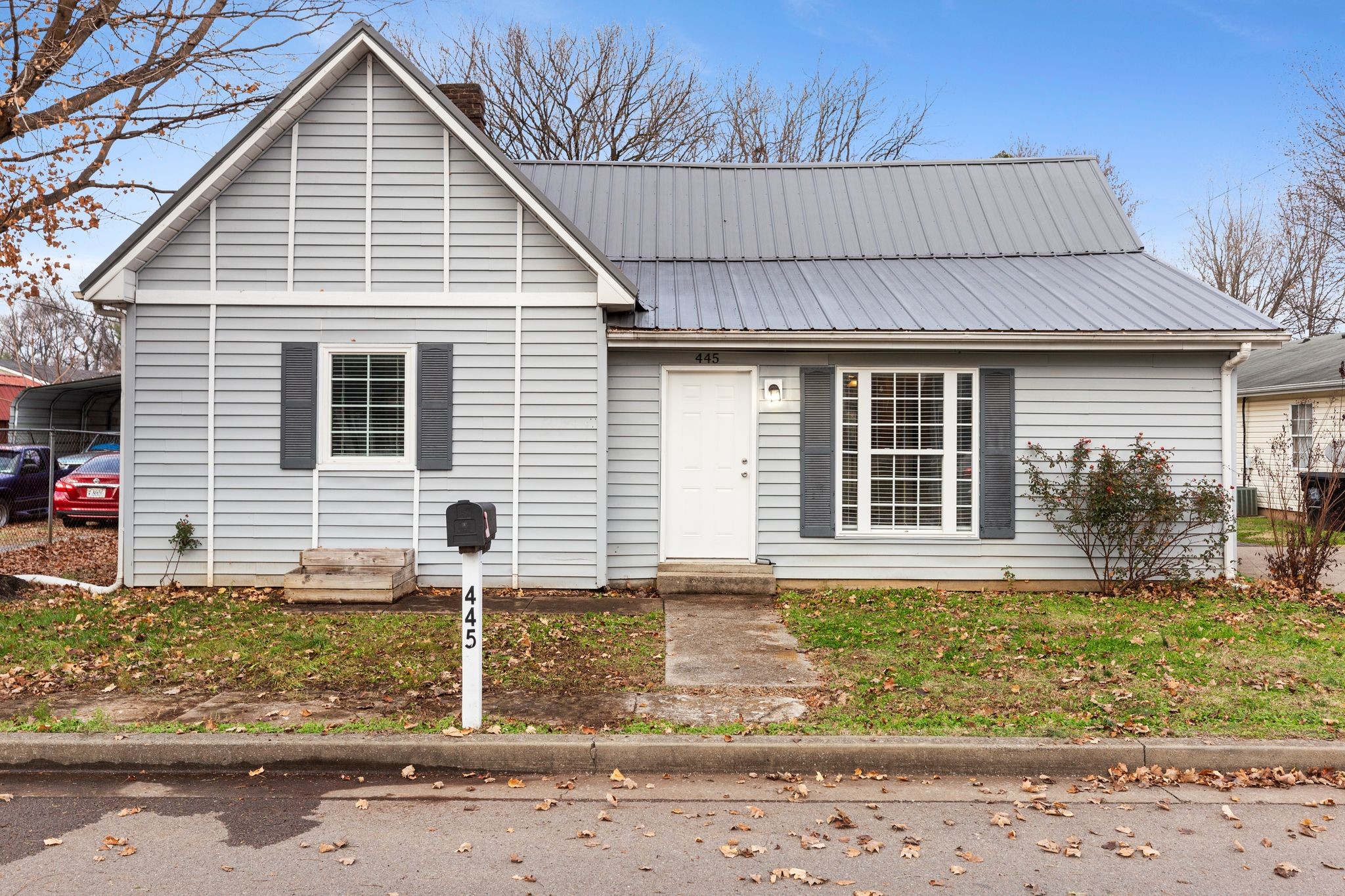 445 Jackson St Property Photo 6