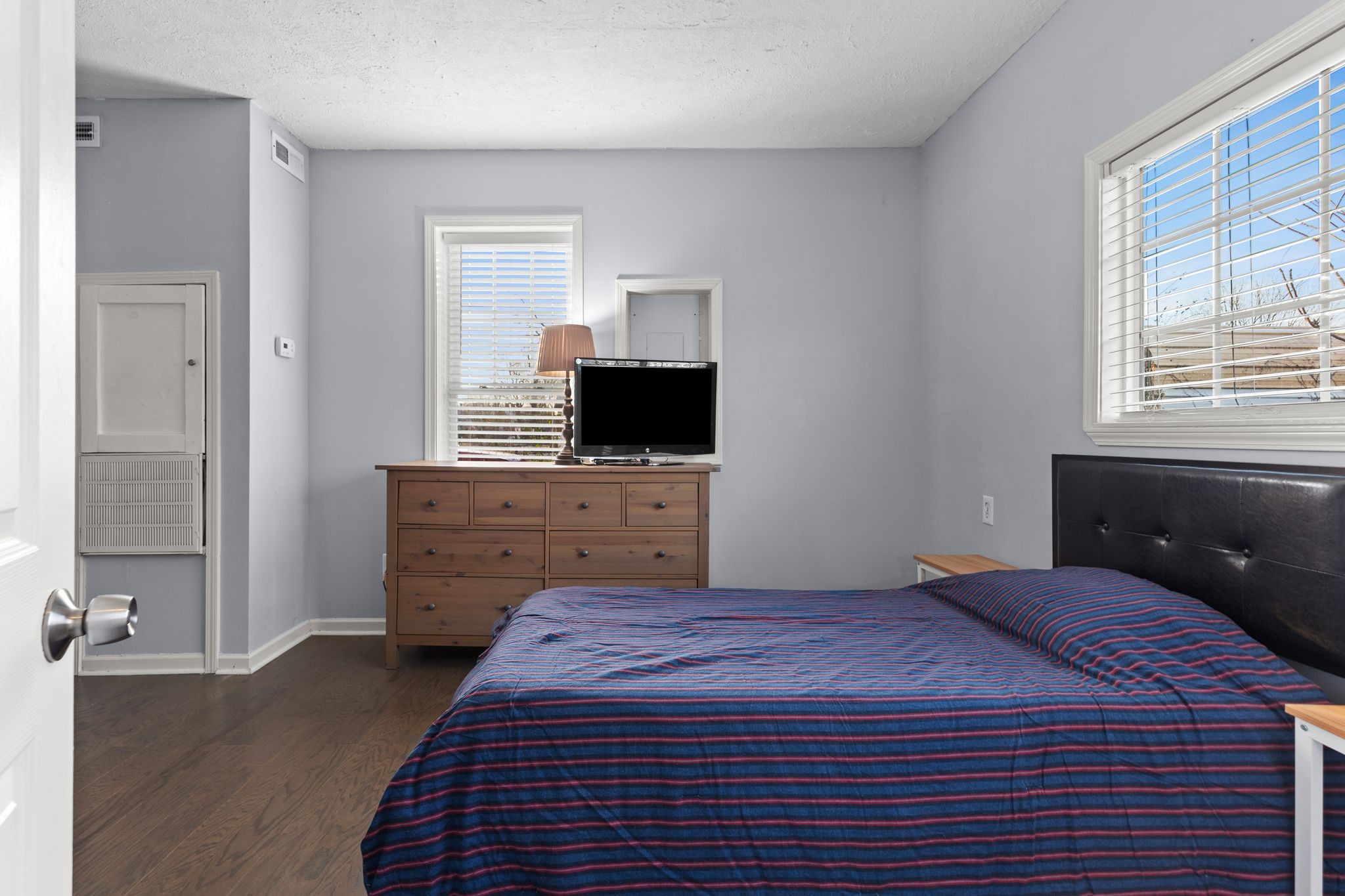 445 Jackson St Property Photo 7