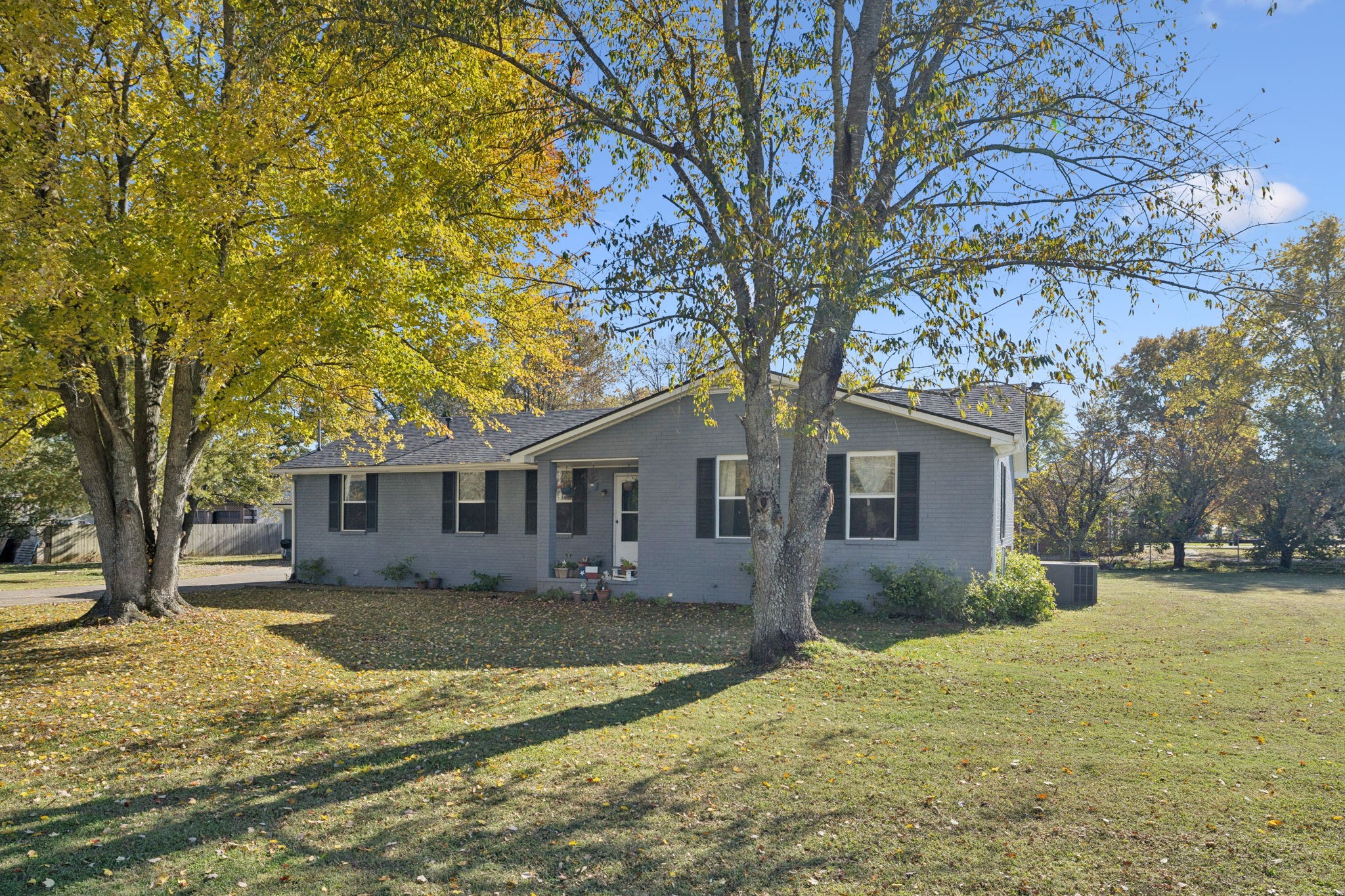 6002 Creekmont Dr Property Photo 2