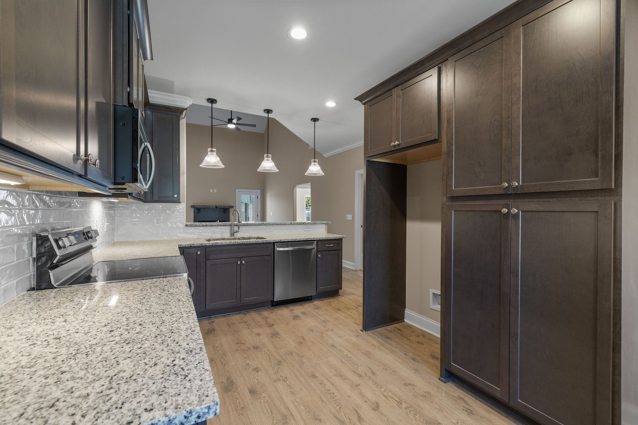 1916 Gracie Bug Loop Property Photo 4
