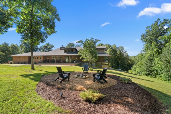 2900 Tanyard Hill Rd Property Photo 1