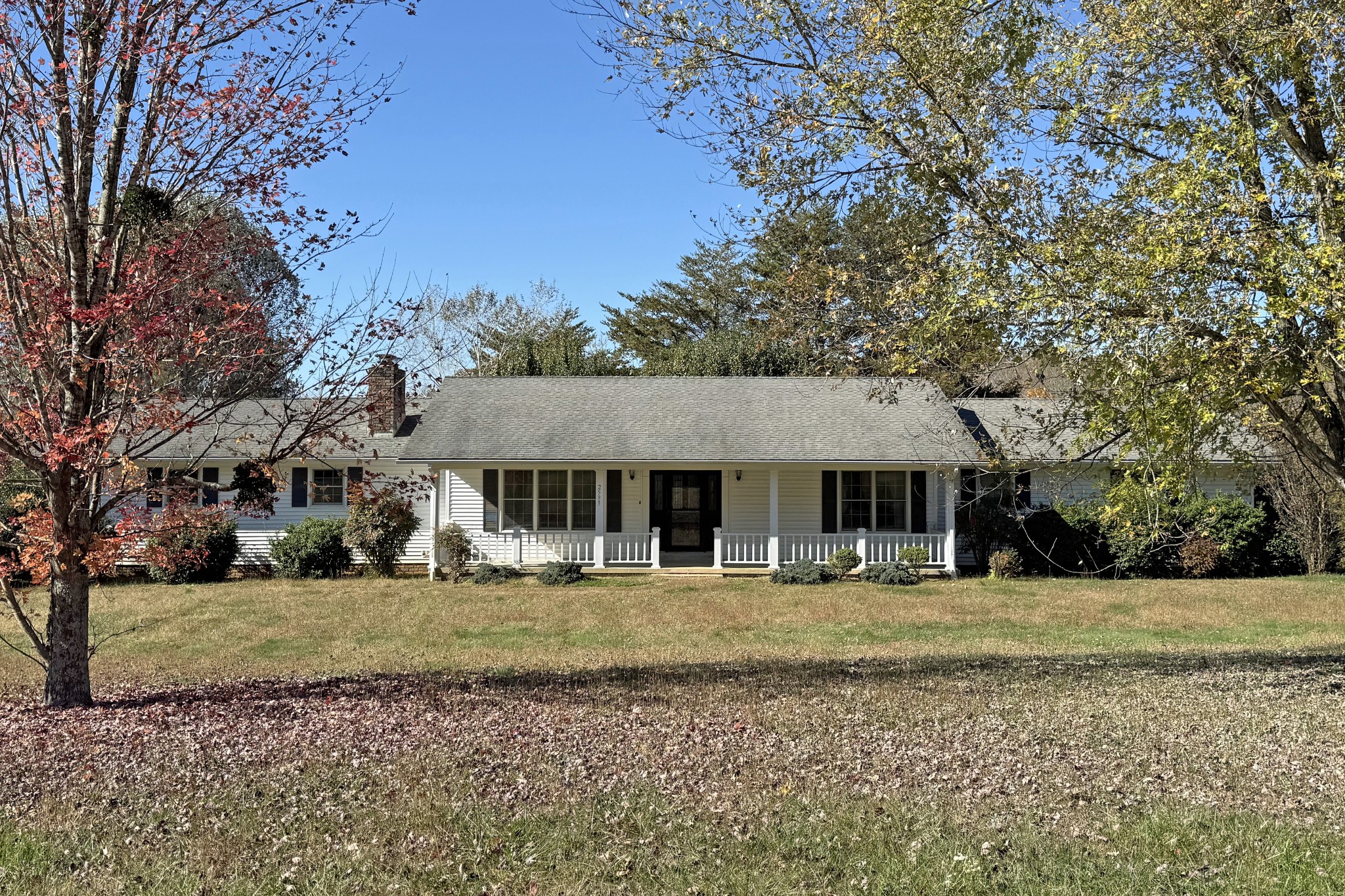 2593 Smiths Grove Rd Property Photo 1