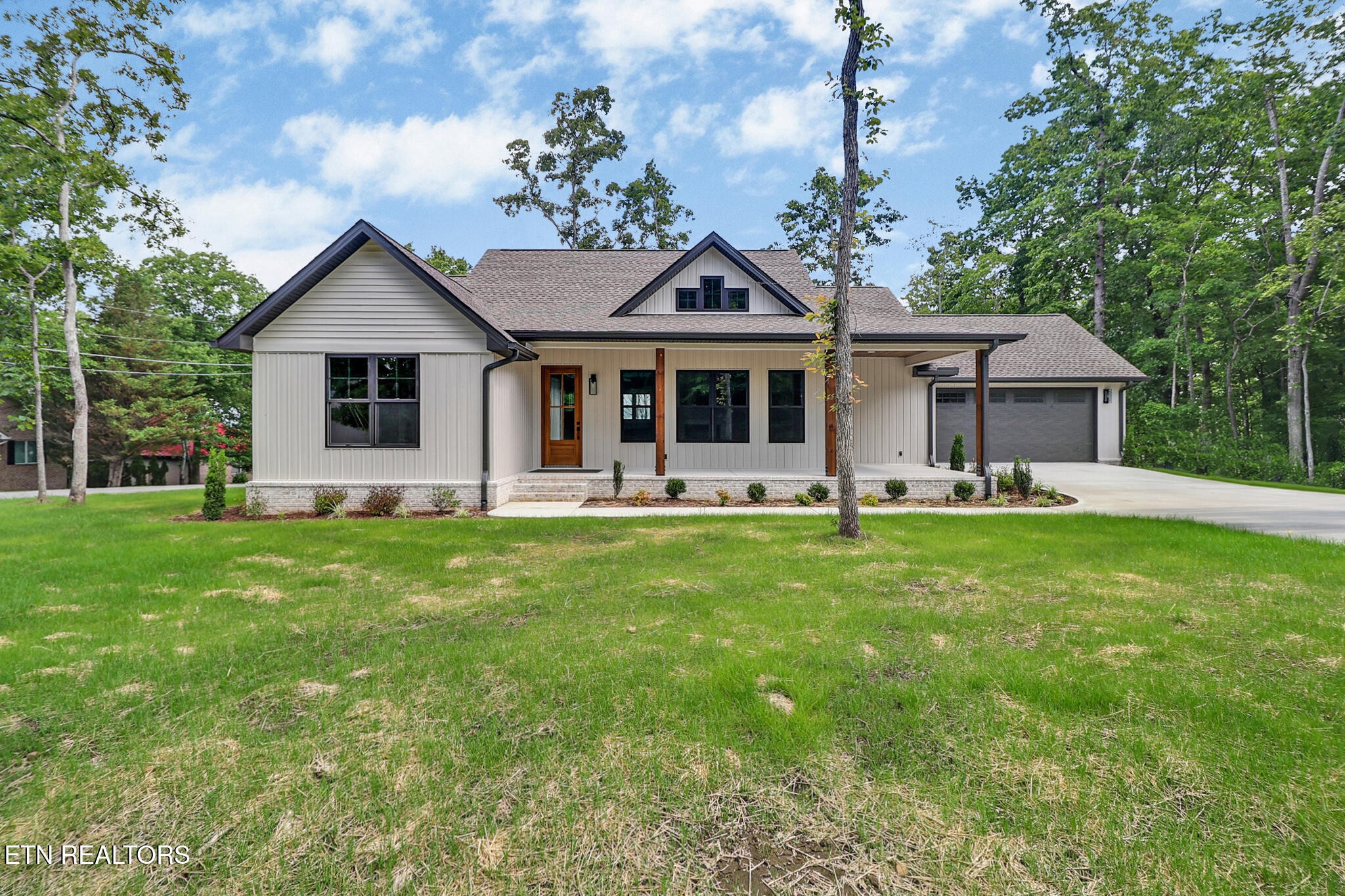 124 Markham Lane Property Photo 1