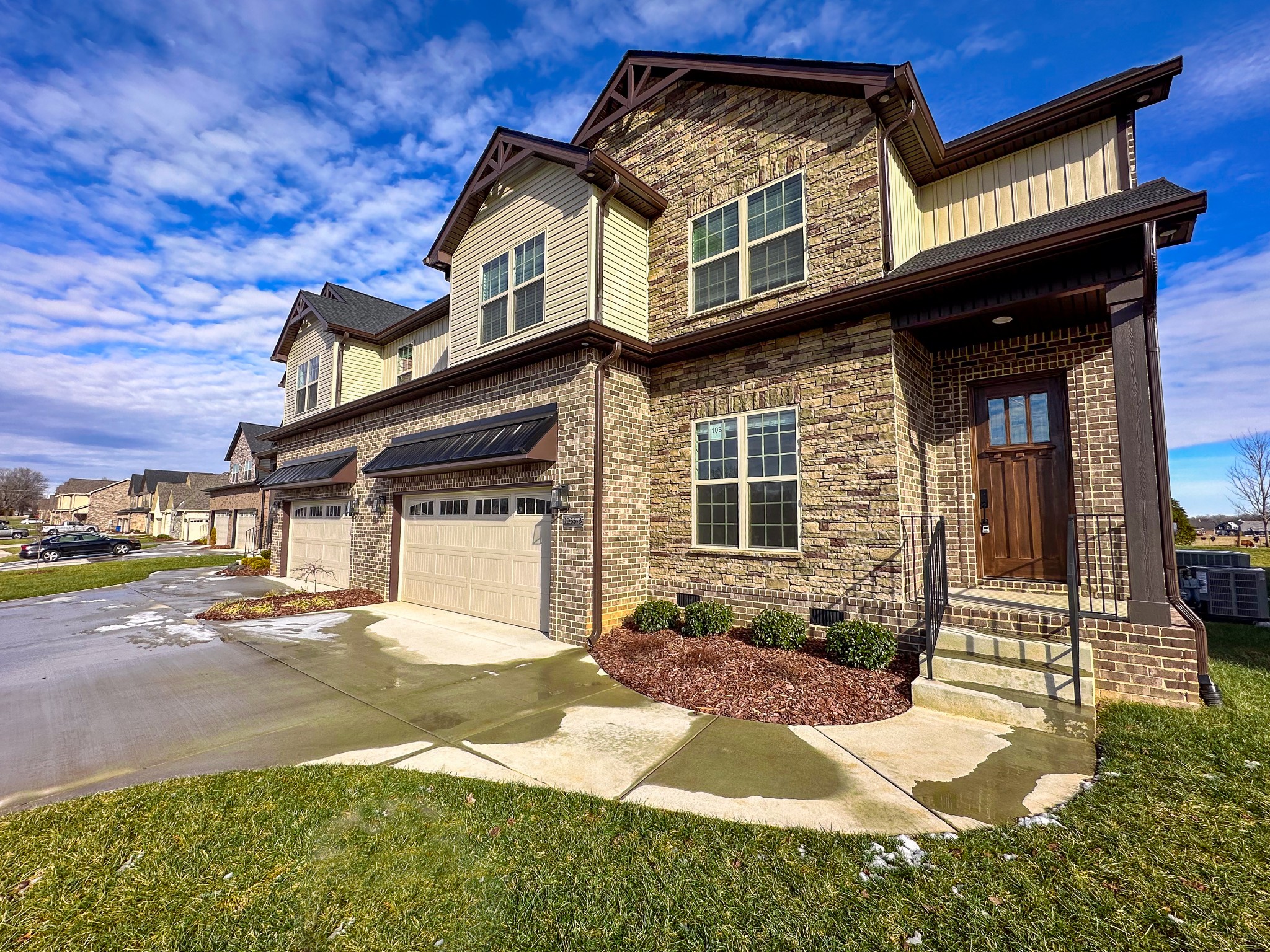 1088 Veridian Drive Property Photo 2