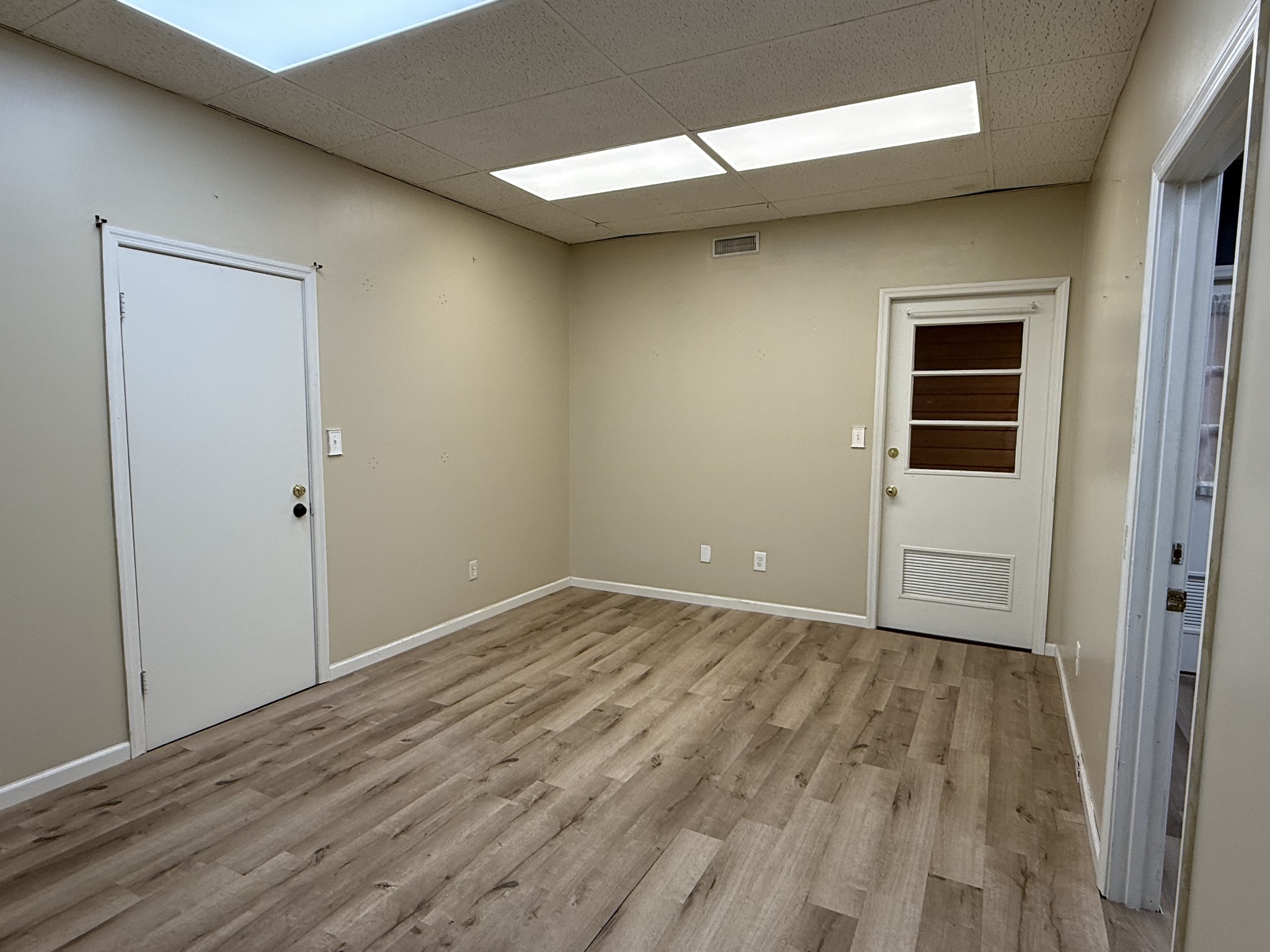 311 N Jackson St Property Photo 8