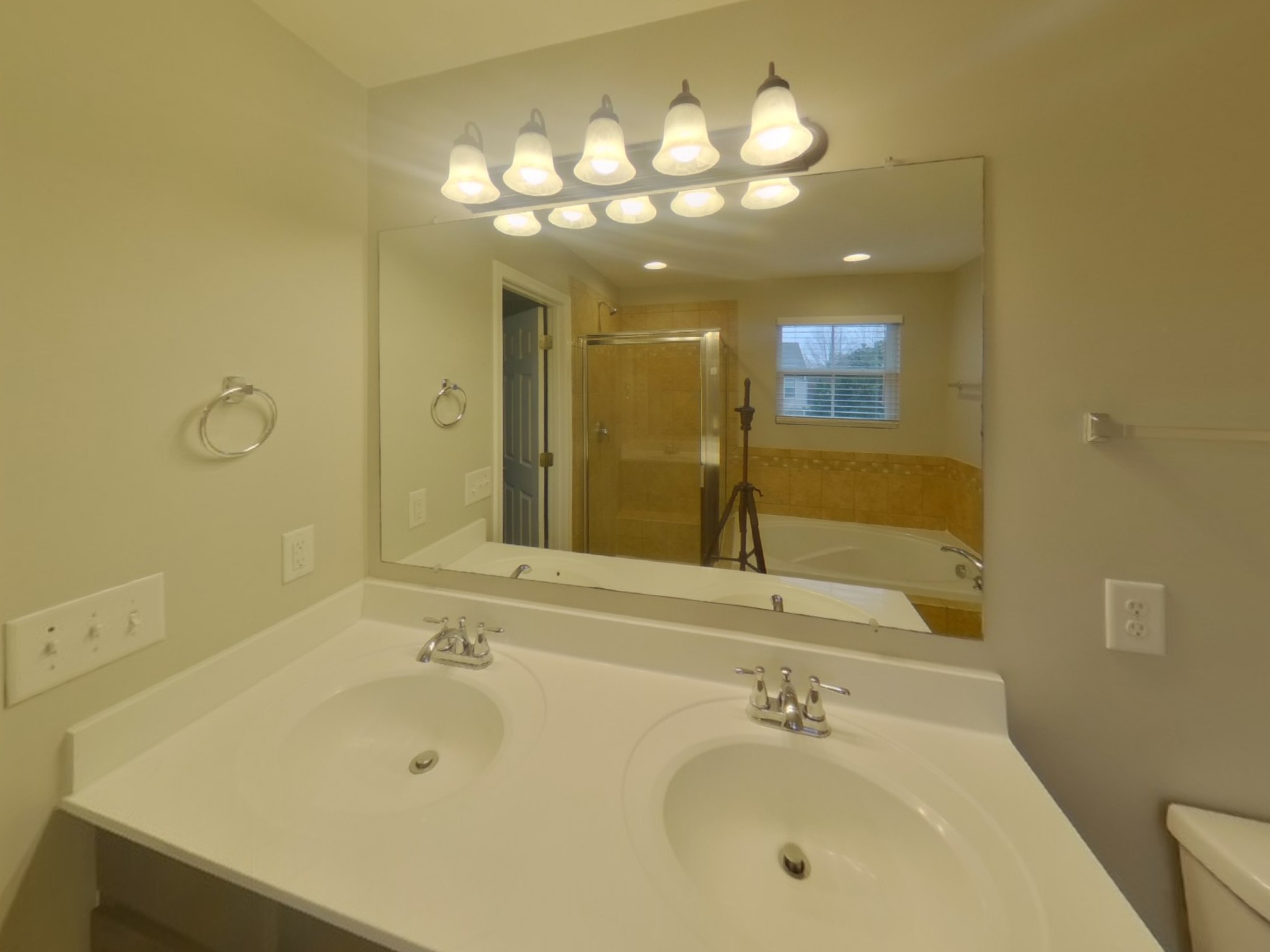 2913 Haviland Way Property Photo 8